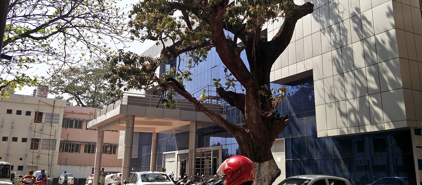 SCB Medical College, Cuttack campus view 7