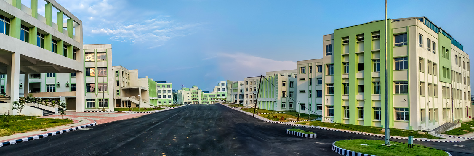 Government Medical College (SRMMCH), Bhawanipatna campus view 1