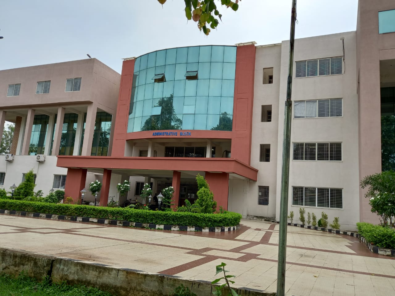 Rajendra Institute of Medical Sciences, Ranchi campus view 8