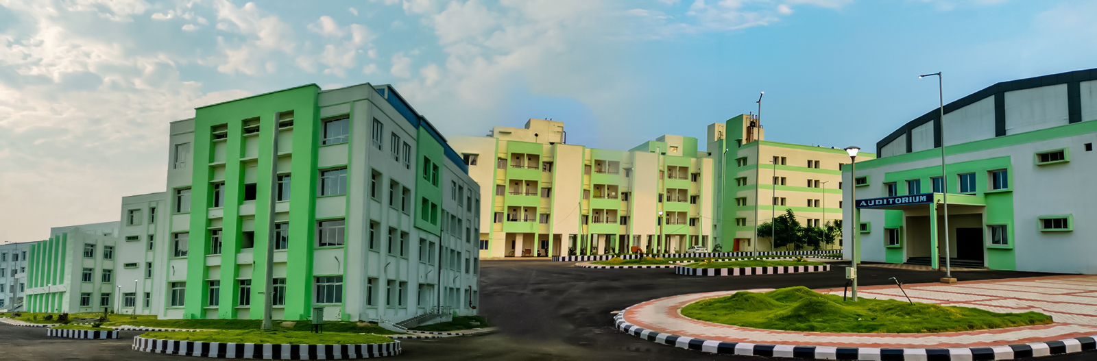 Government Medical College (SRMMCH), Bhawanipatna campus view 7