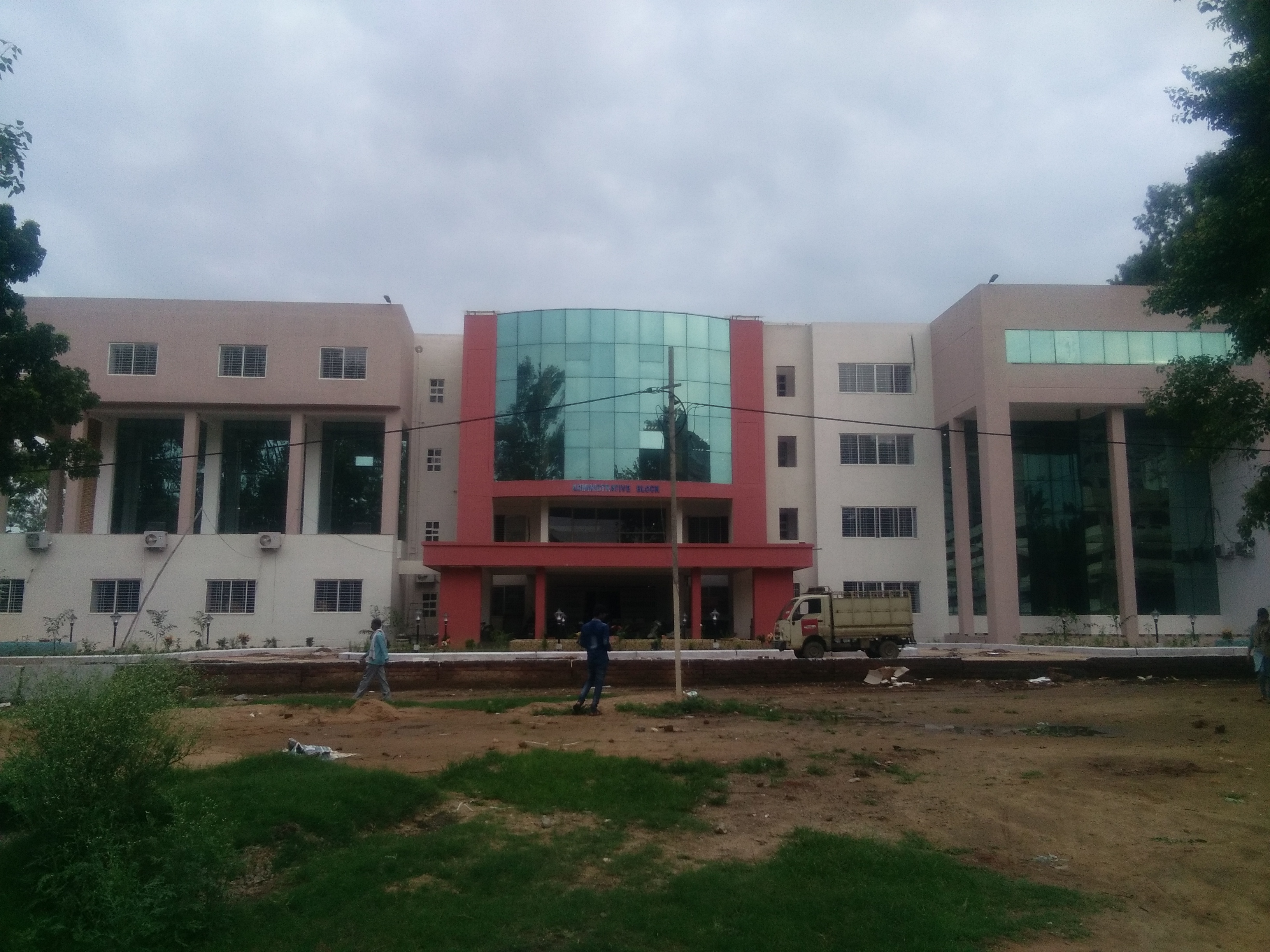 Rajendra Institute of Medical Sciences, Ranchi campus view 3