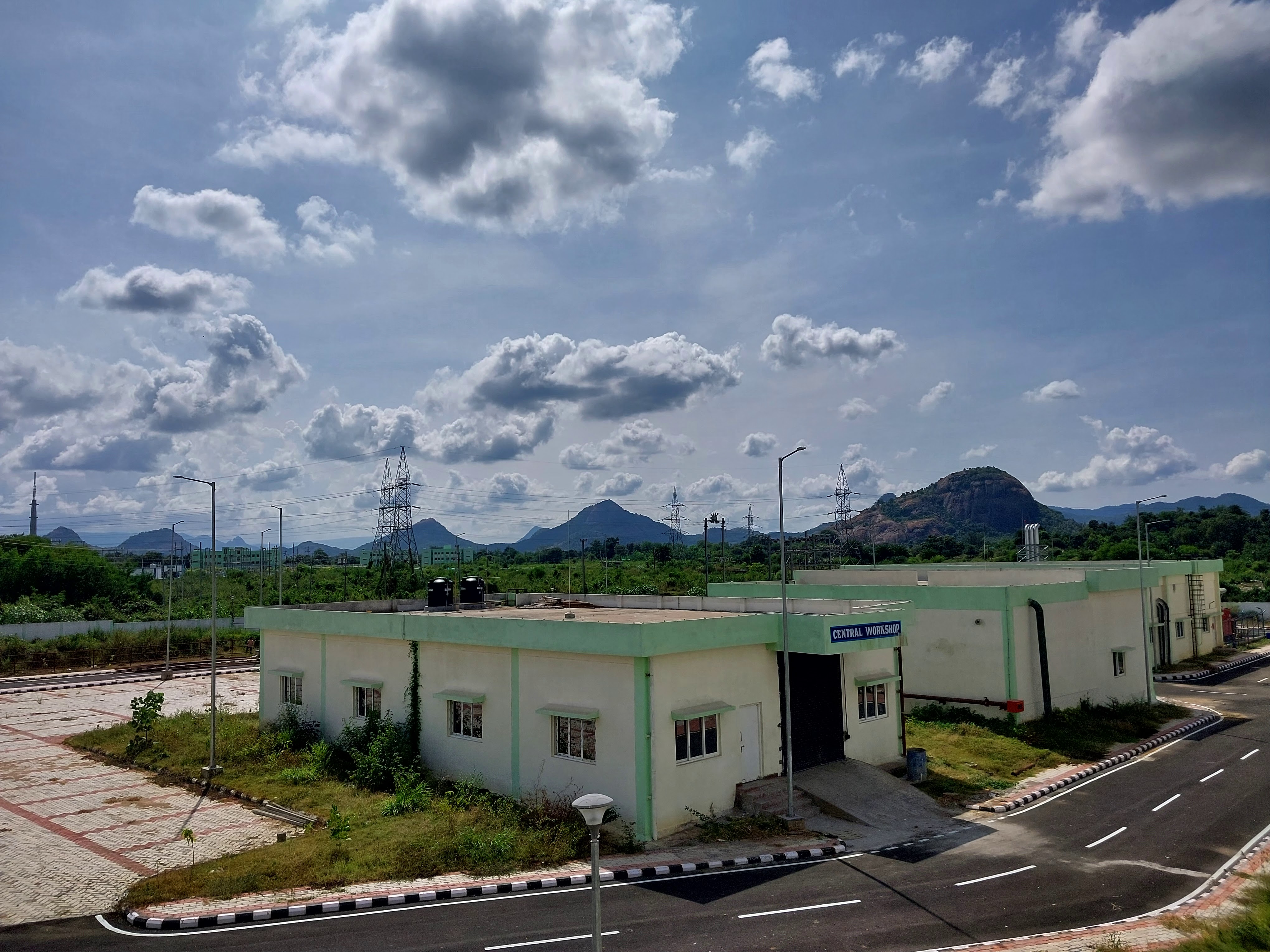 Government Medical College (SRMMCH), Bhawanipatna campus view 10