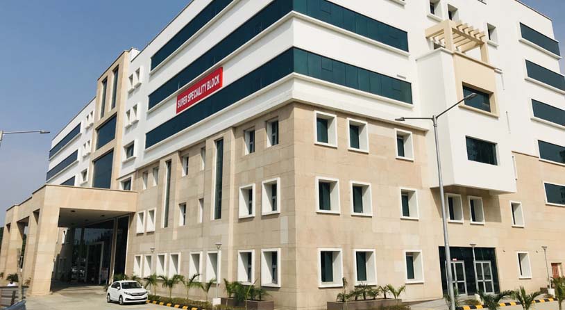 Government Medical College, Patiala campus view 3