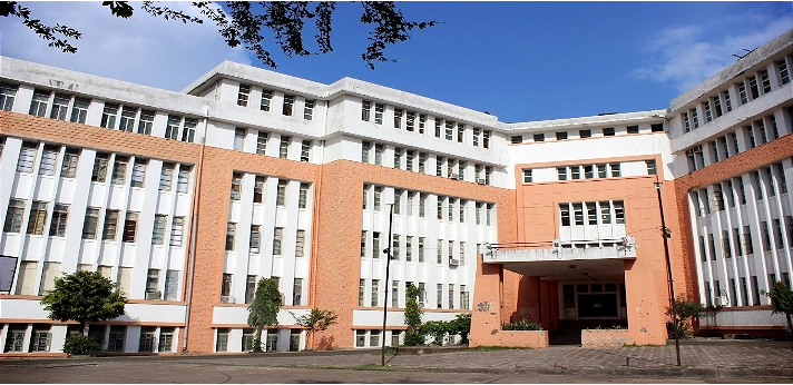 Gandhi Medical College, Bhopal
campus view 3