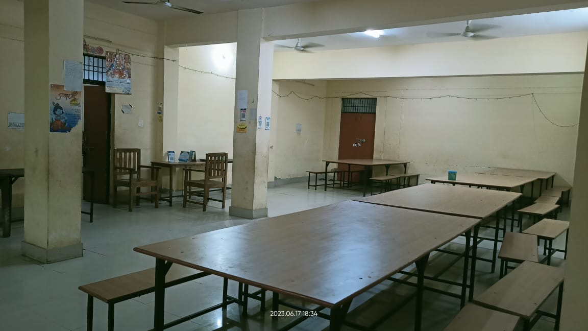 Moti Lal Nehru Medical College, Allahabad
 campus view 10