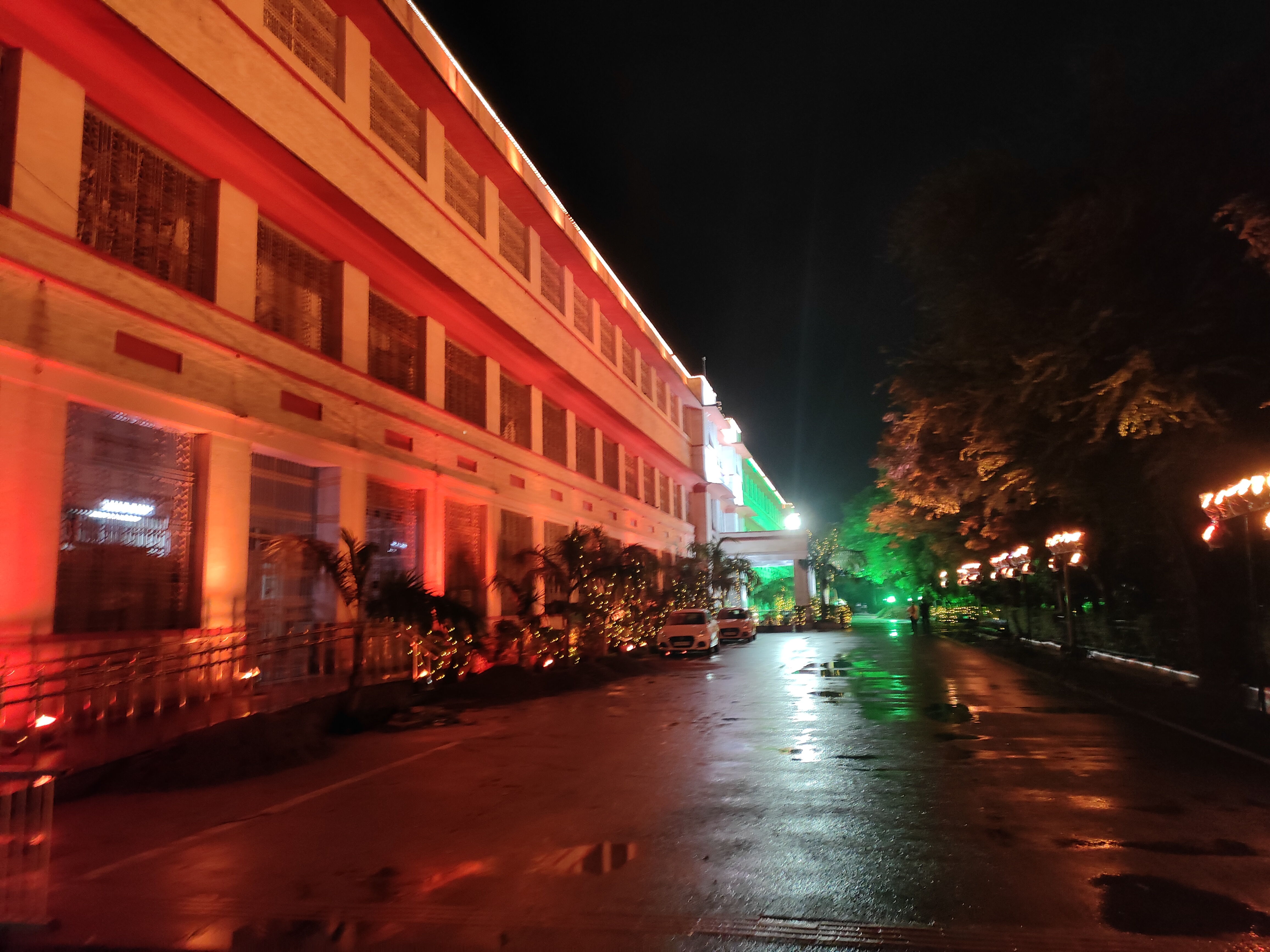 SMS Medical College, Jaipur
campus view 3