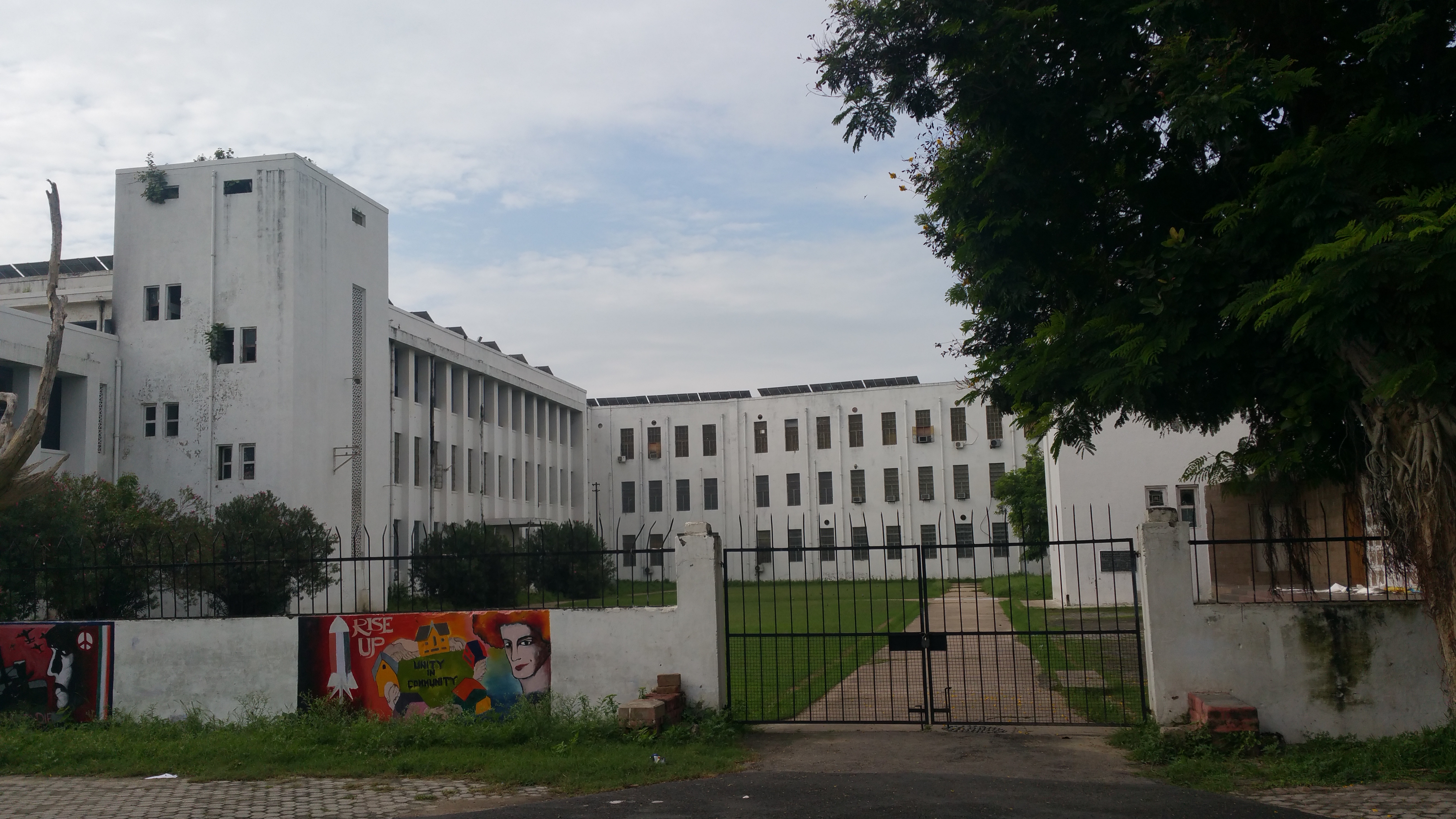 GSVM Medical College, Kanpur
 campus view 8