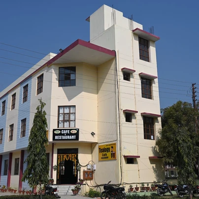 Varun Arjun Medical College, Shahjahanpur
 campus view 5