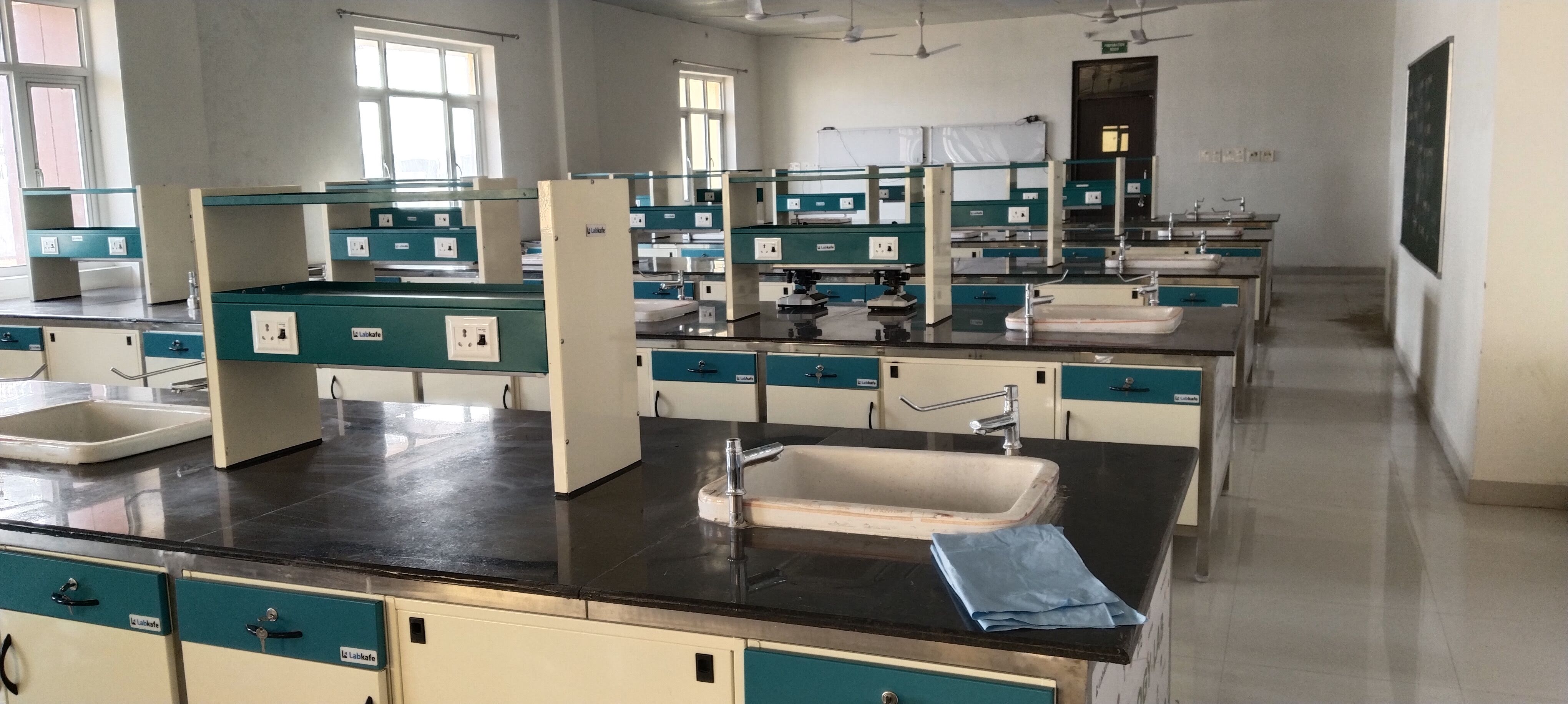 Autonomous State Medical College, Hardoi
campus view 5