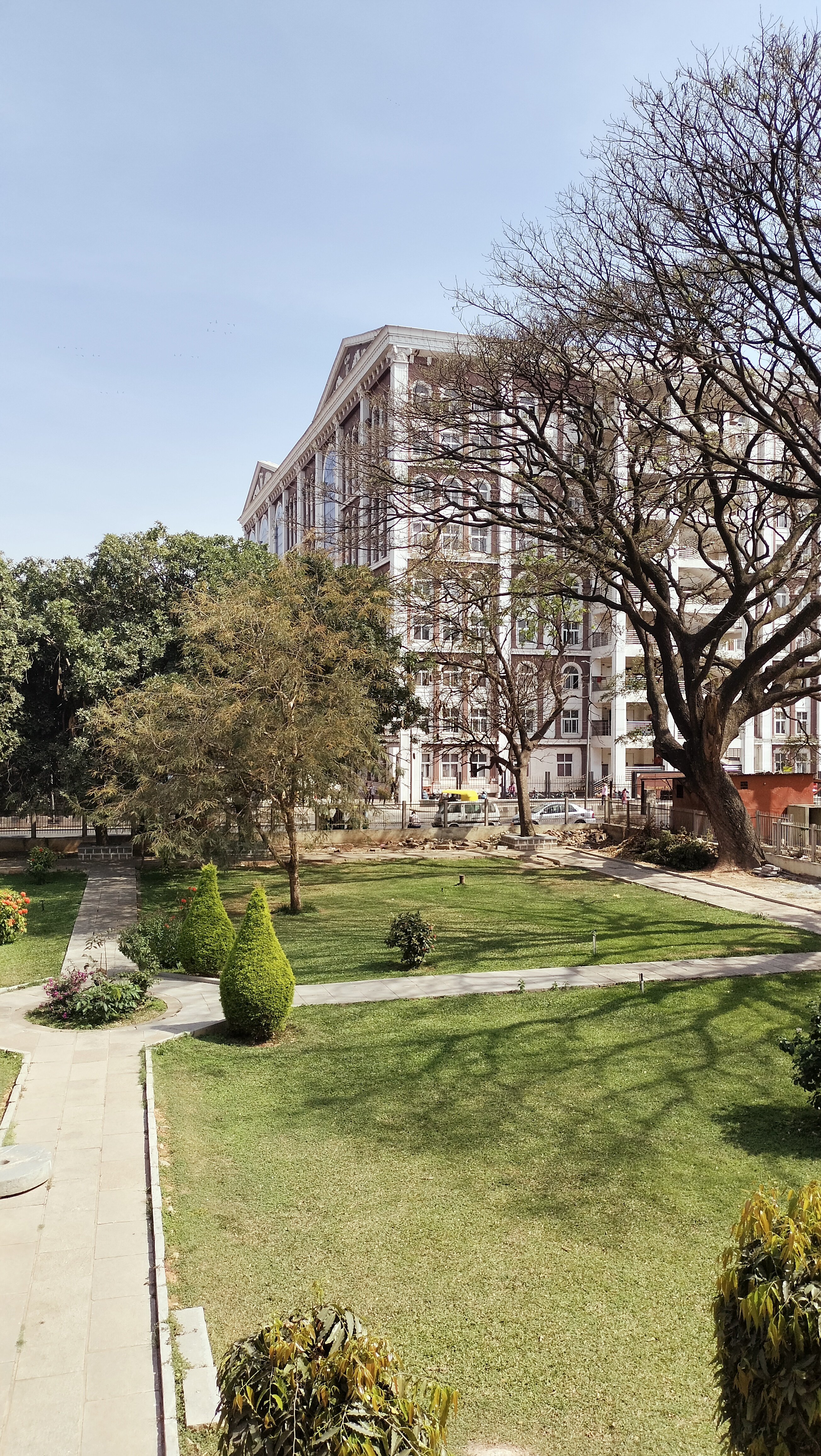 Bangalore Medical College and Research Institute, Bangalore
 campus view 12