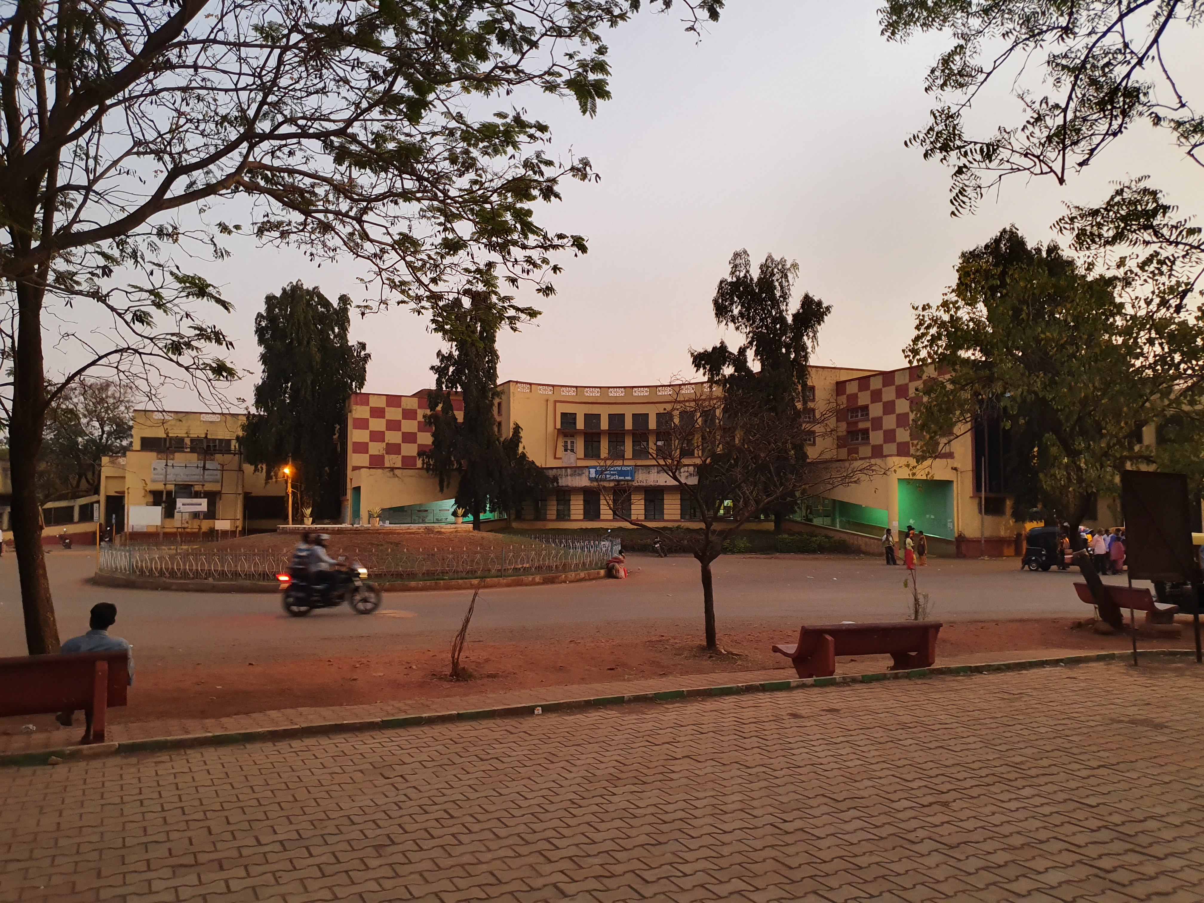 Karnataka Institute of Medical Sciences, Hubballi
 campus view 11