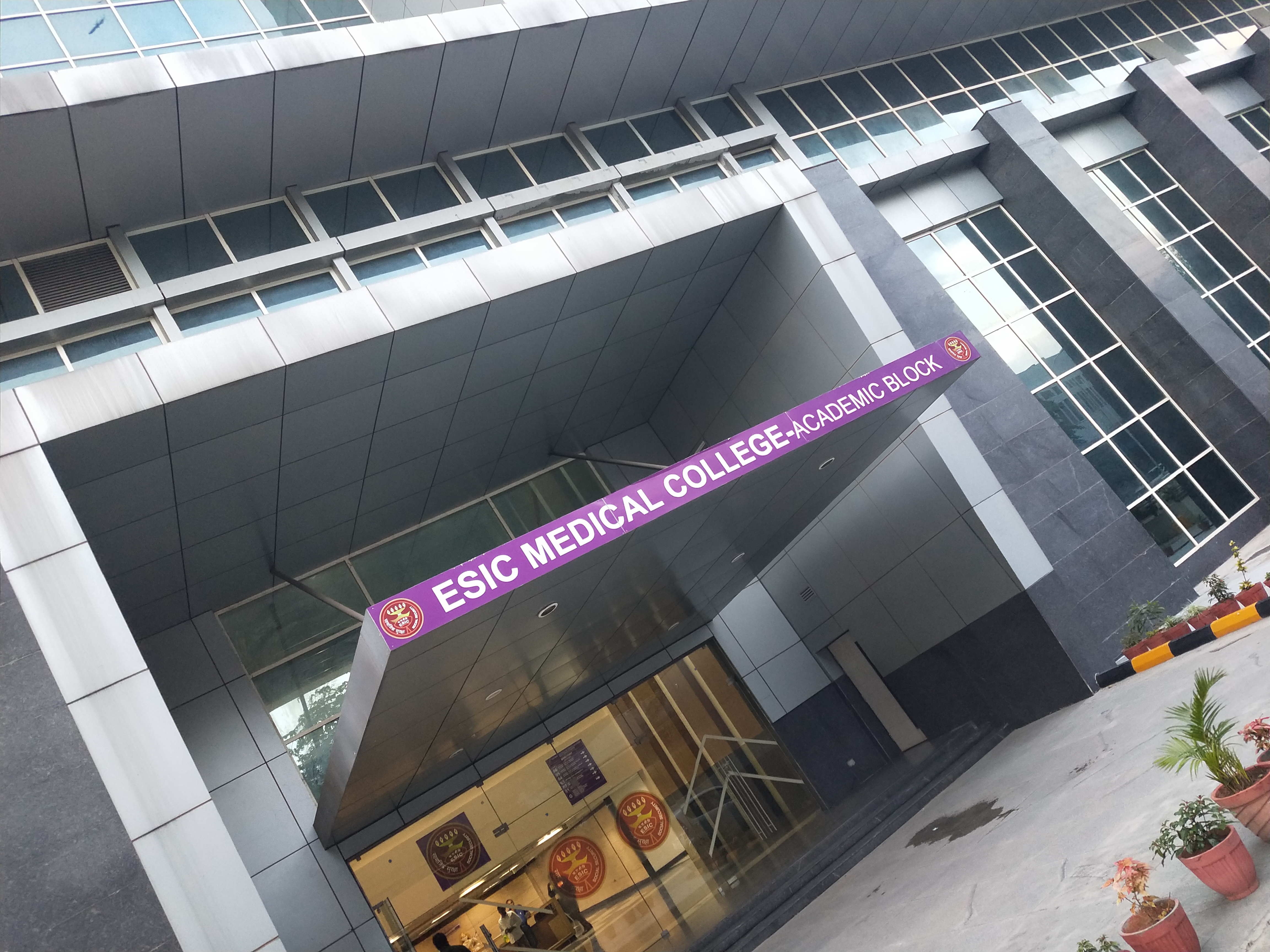 Employees State Insurance Corporation Medical College, Bangalore

 campus view 5