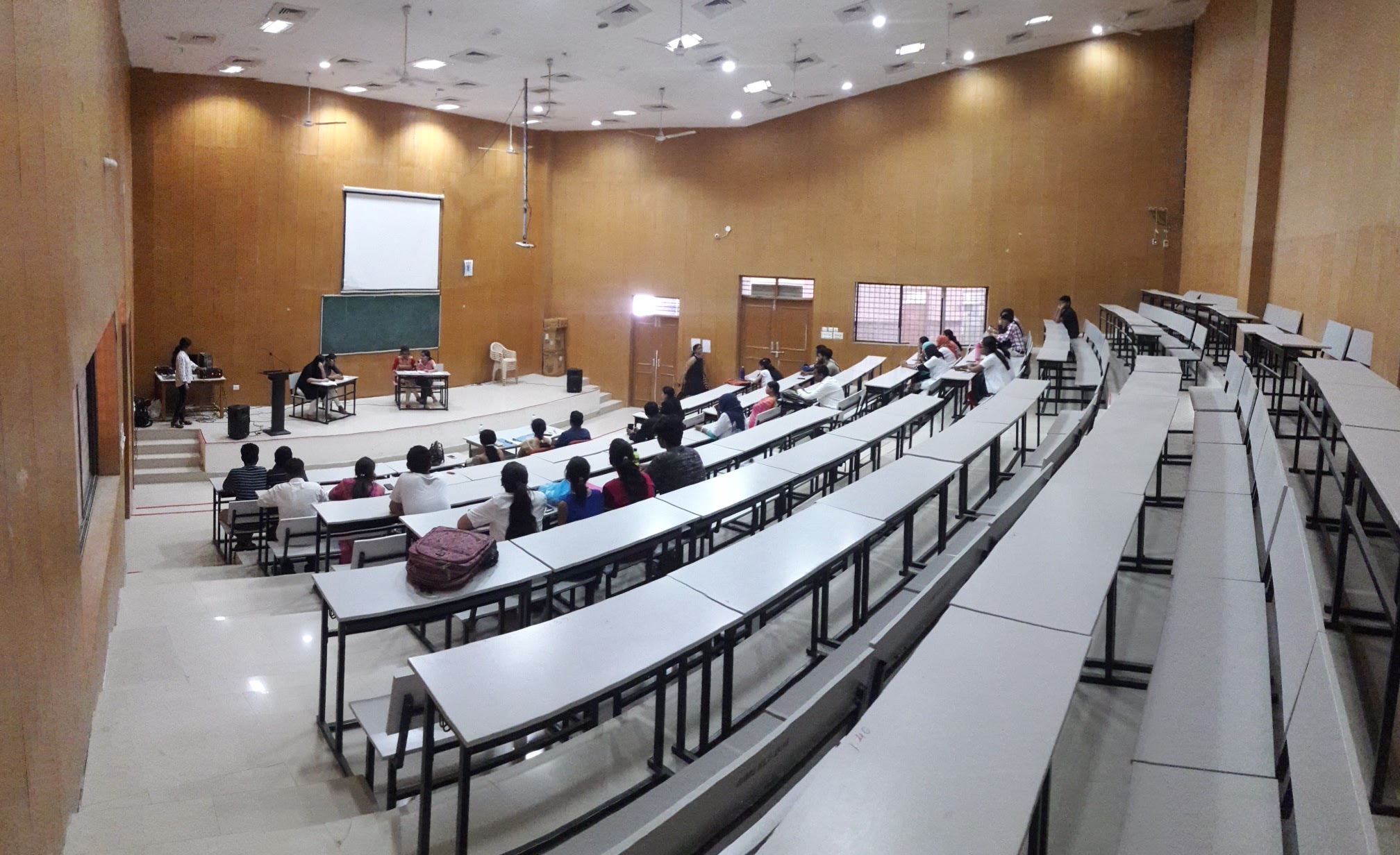 Gulbarga Institute of Medical Sciences, Gulbarga

 campus view 4