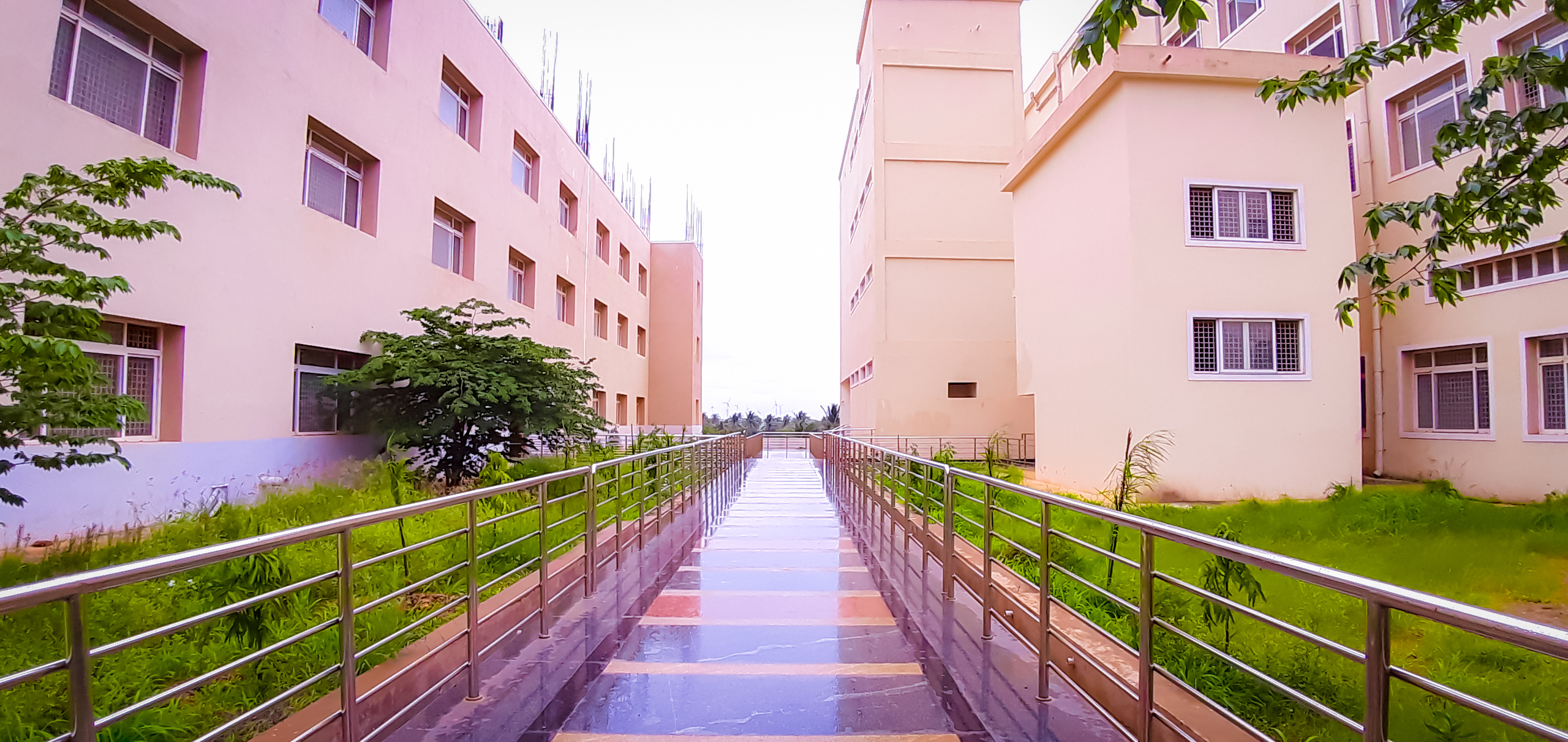Gadag Institute of Medical Sciences, Mallasamudra, Mulgund Road, Gadag

 campus view 3