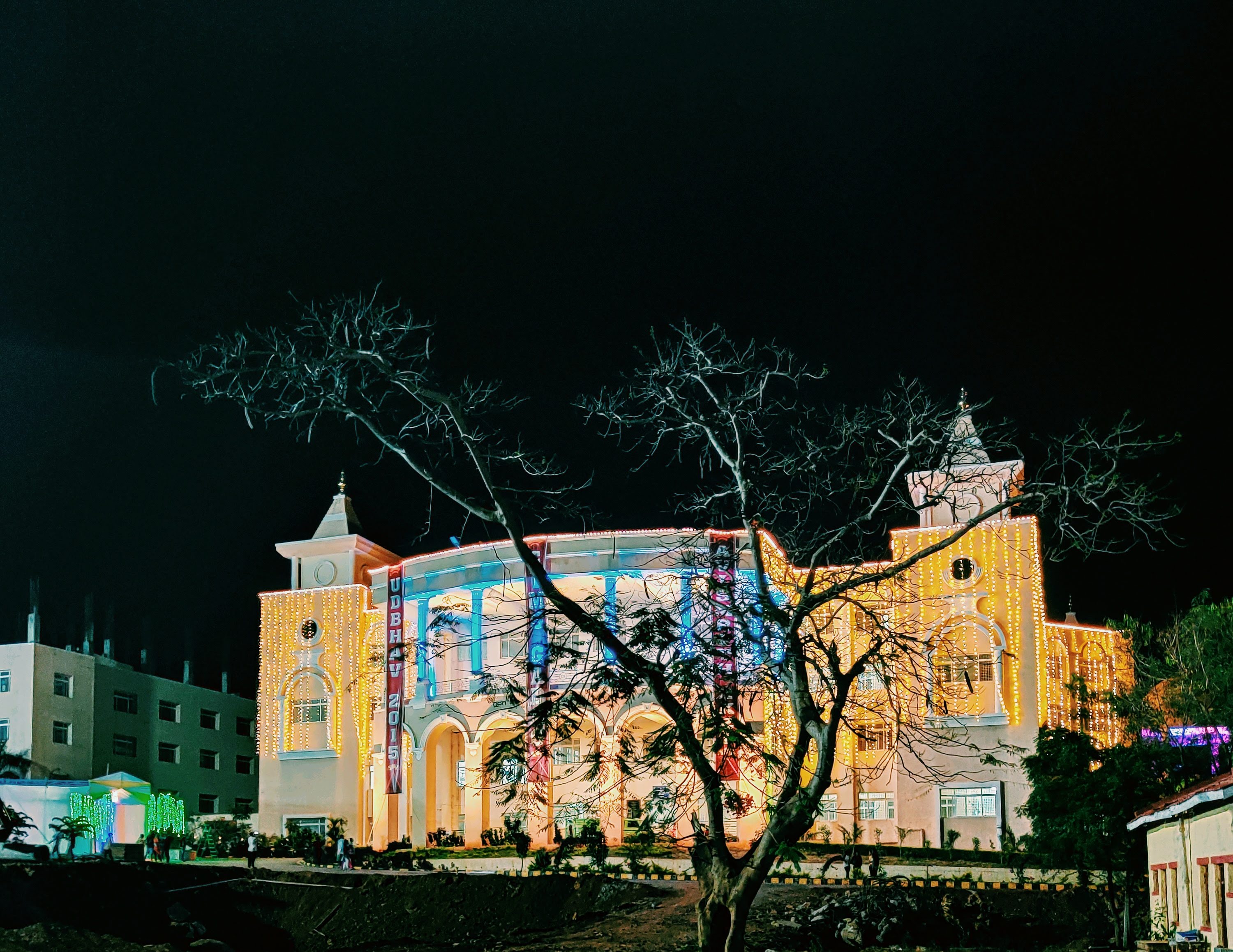 Gadag Institute of Medical Sciences, Mallasamudra, Mulgund Road, Gadag

 campus view 1