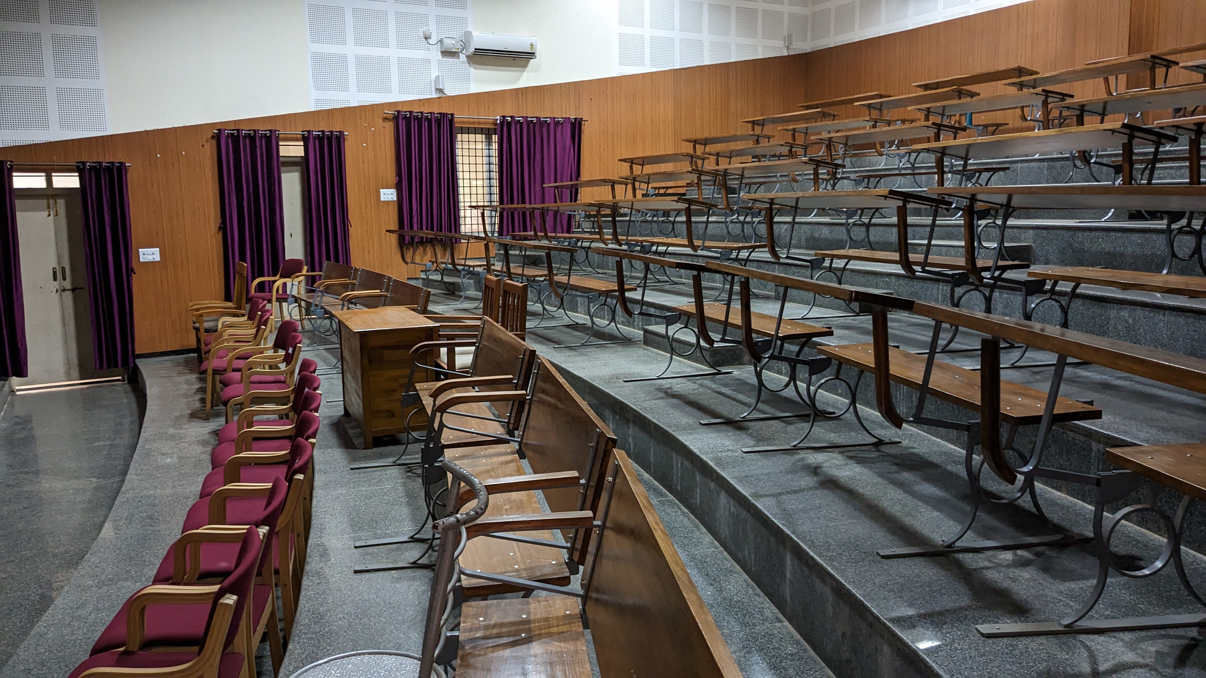 Karwar Institute of Medical Sciences, Karwar

 campus view 6