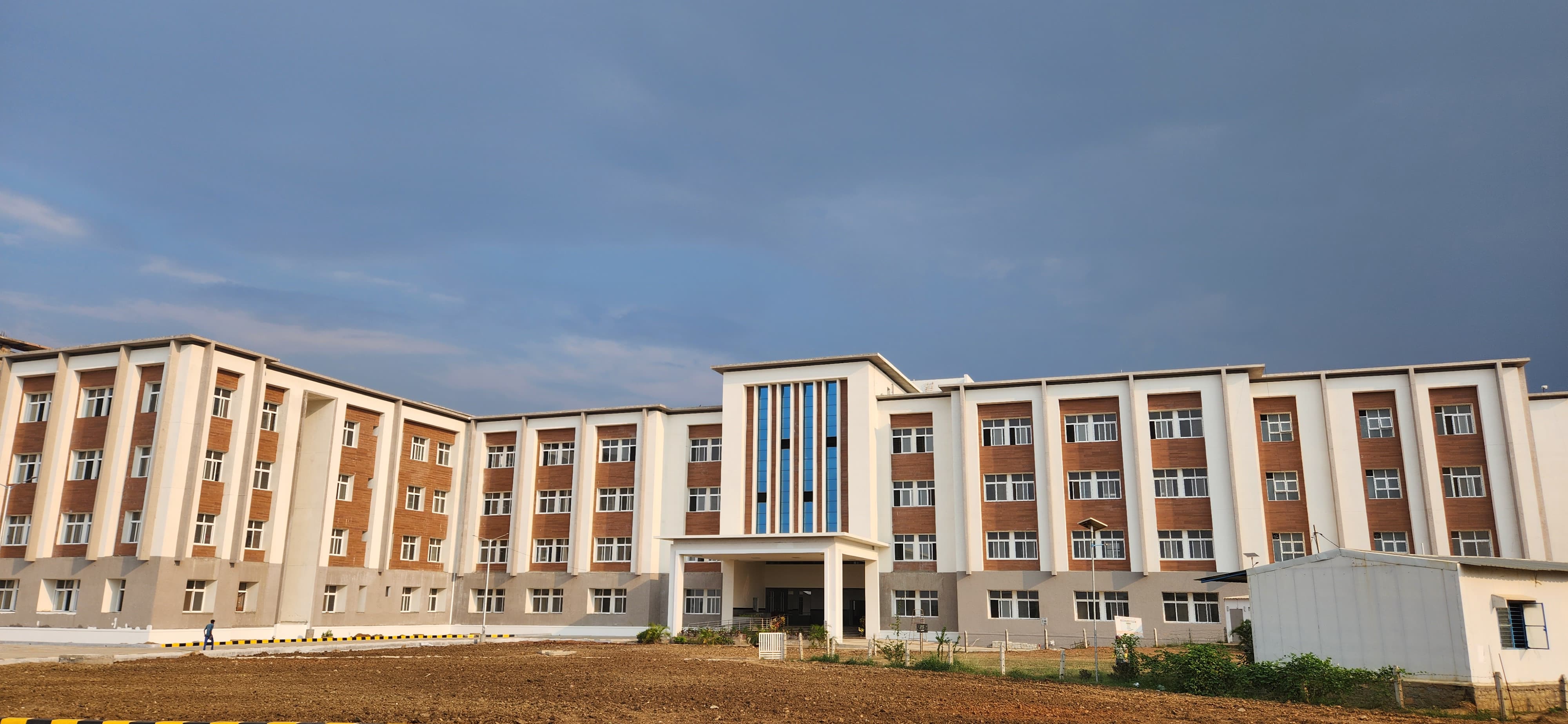 Haveri Institute of Medical Sciences, Haveri

 campus view 5