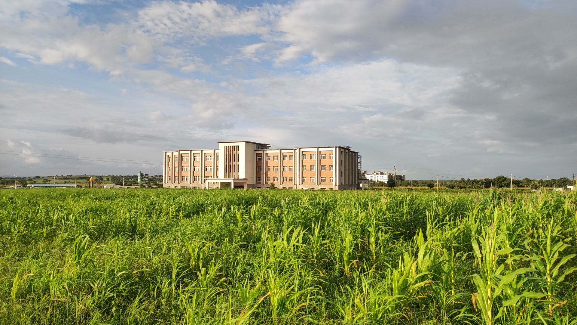 Haveri Institute of Medical Sciences, Haveri

 campus view 6