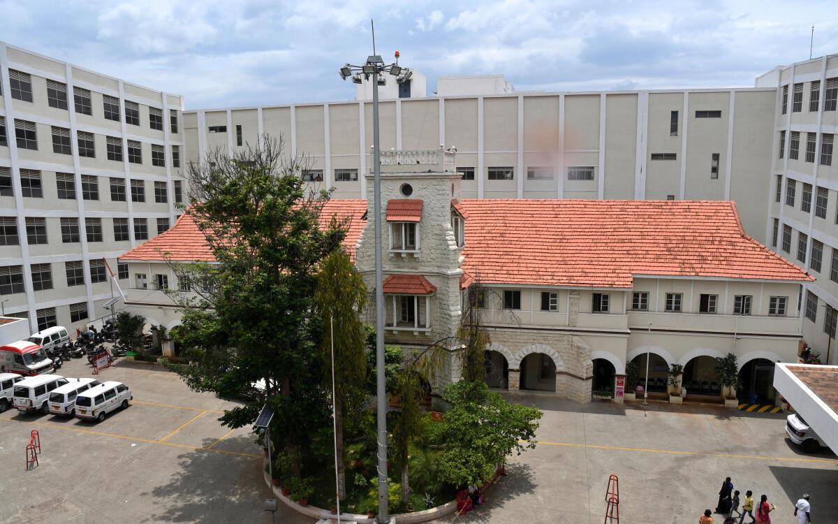 Coimbatore Medical College, Coimbatore

 campus view 5