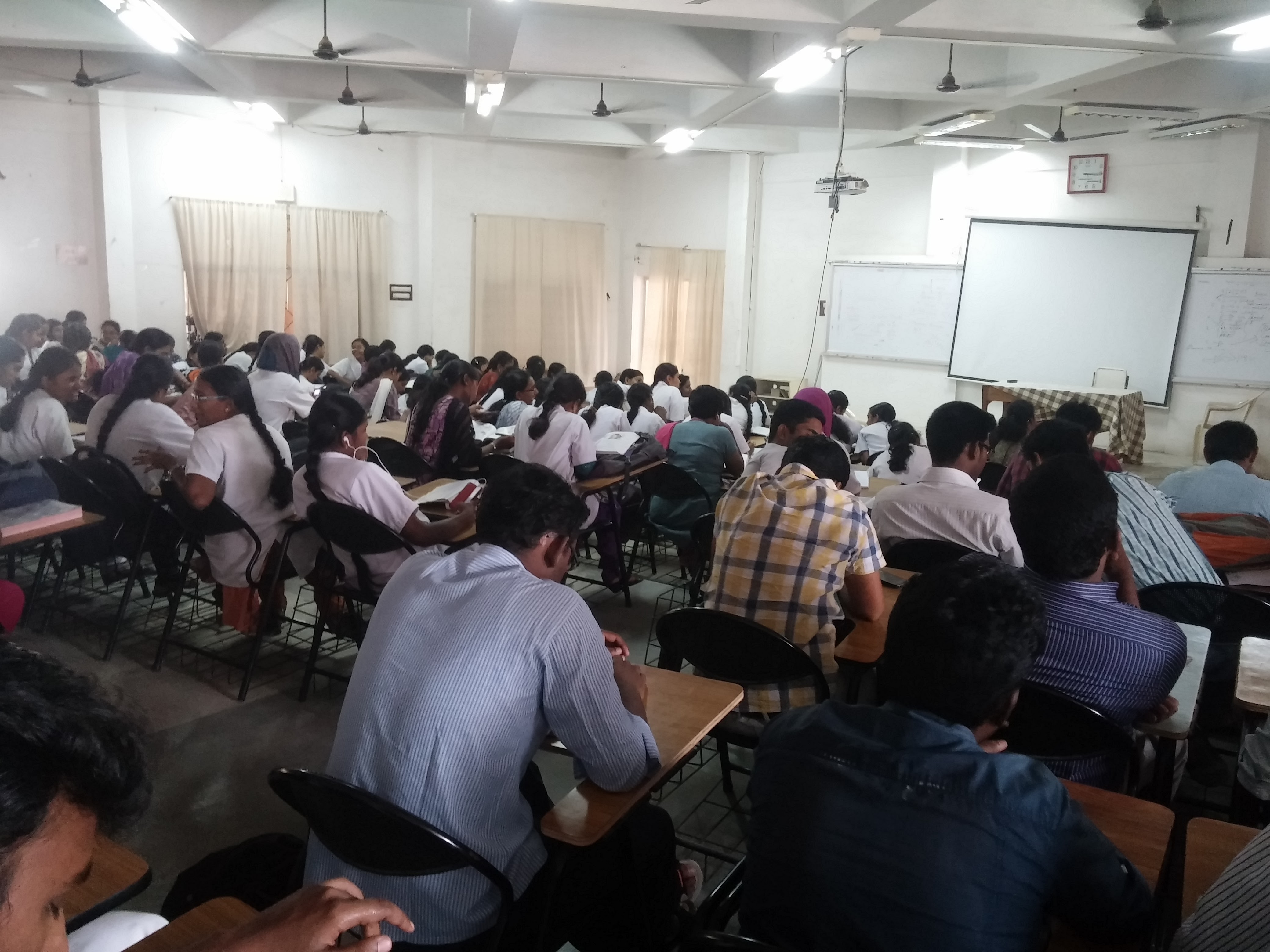 Tirunelveli Medical College,Tirunelveli

 campus view 5