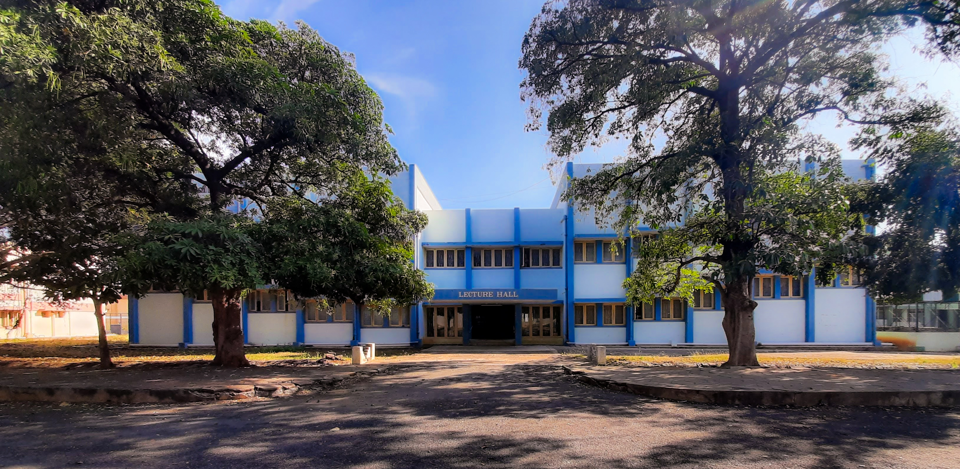 Mohan Kumaramangalam Medical College, Salem

 campus view 3