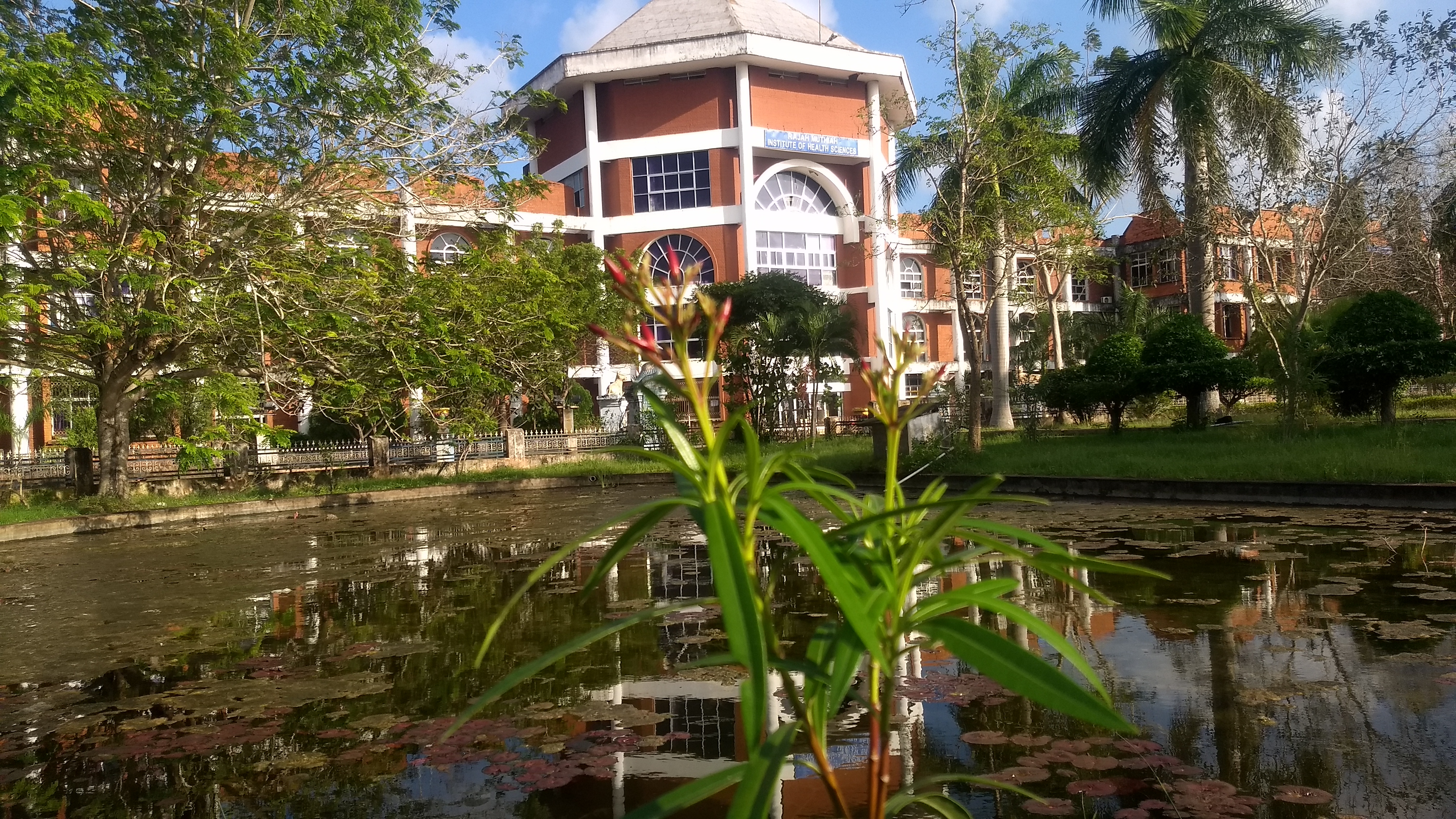 Rajah Muthiah Medical College, Annamalainagar

 campus view 12