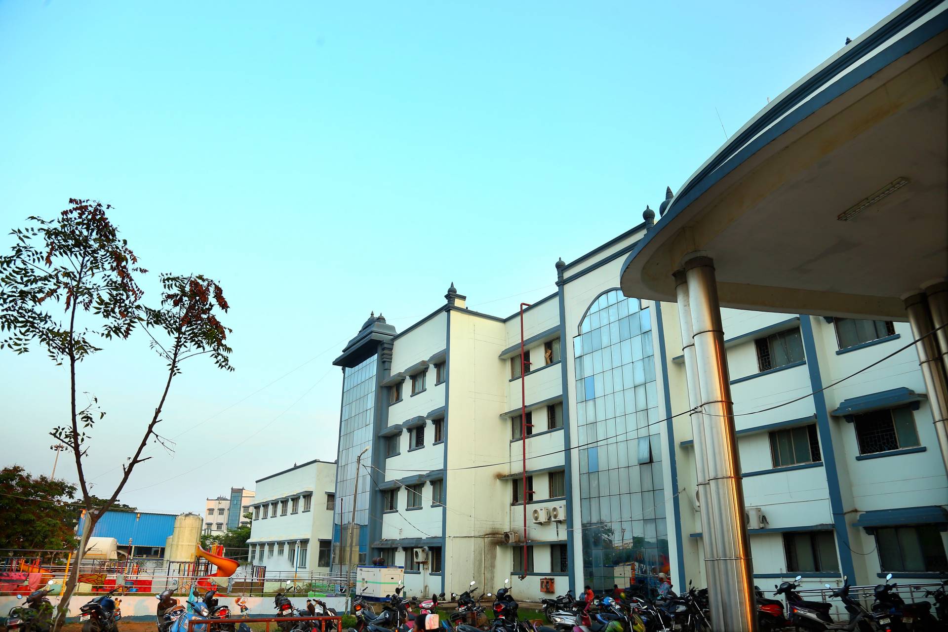 Thiruvarur Govt. Medical College, Thiruvarur

 campus view 2