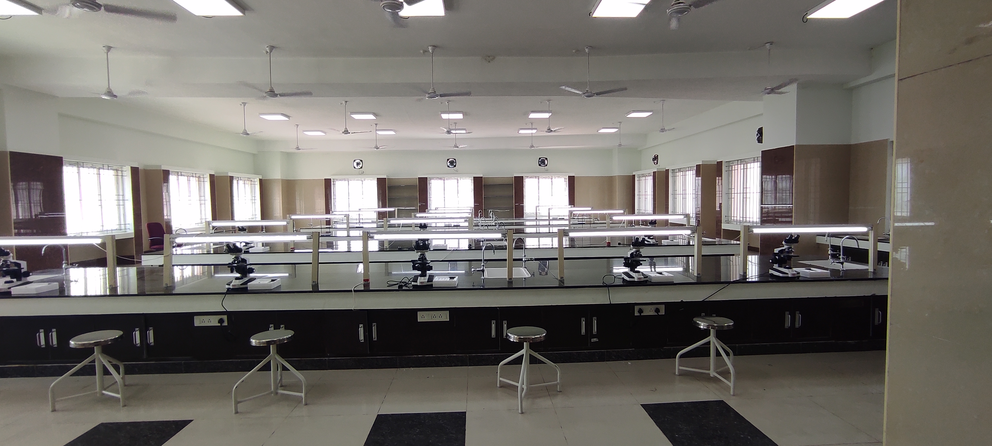 Government Medical College, Ramanathapuram

 campus view 9