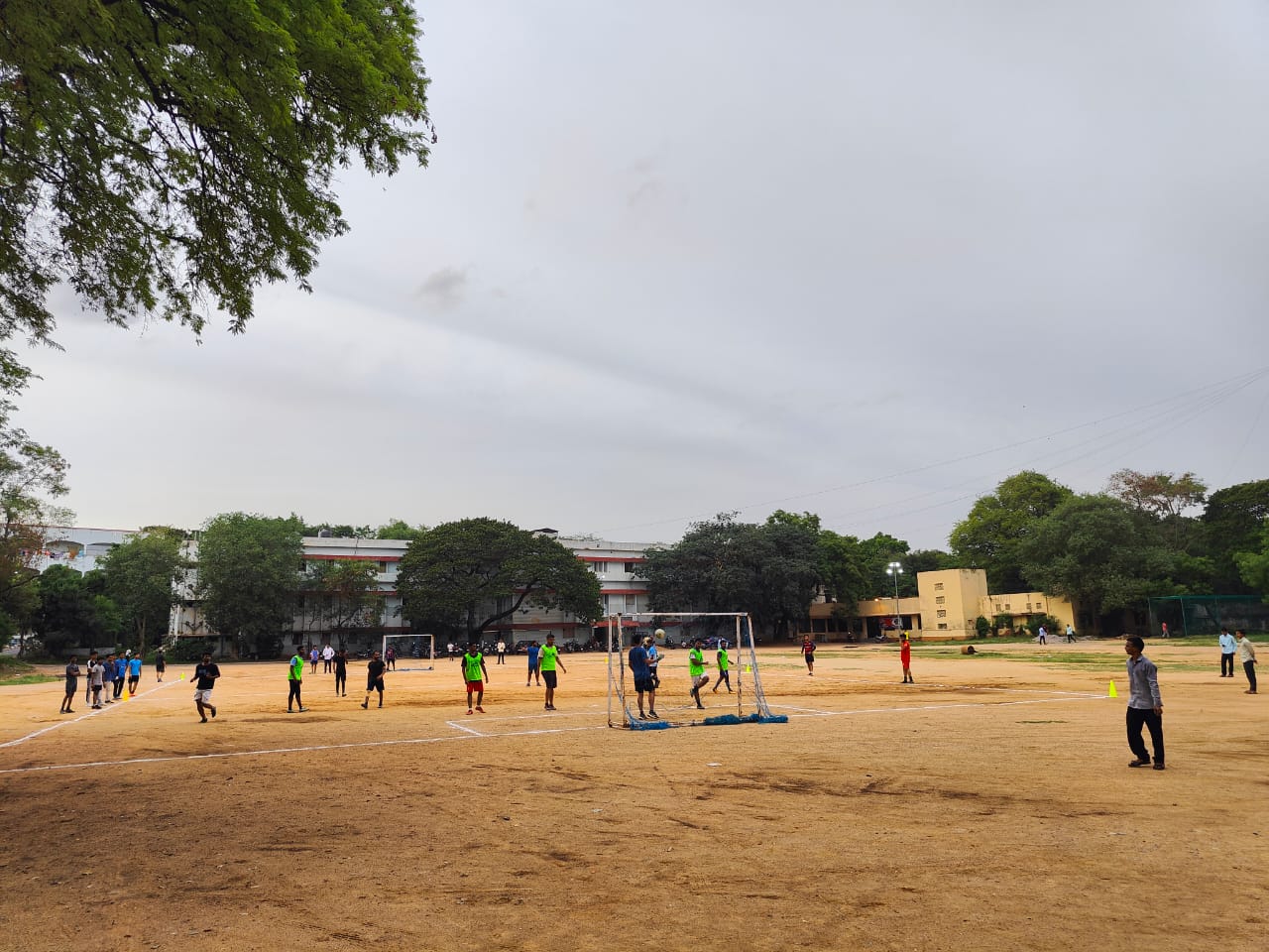 Osmania Medical College, Hyderabad

 campus view 7