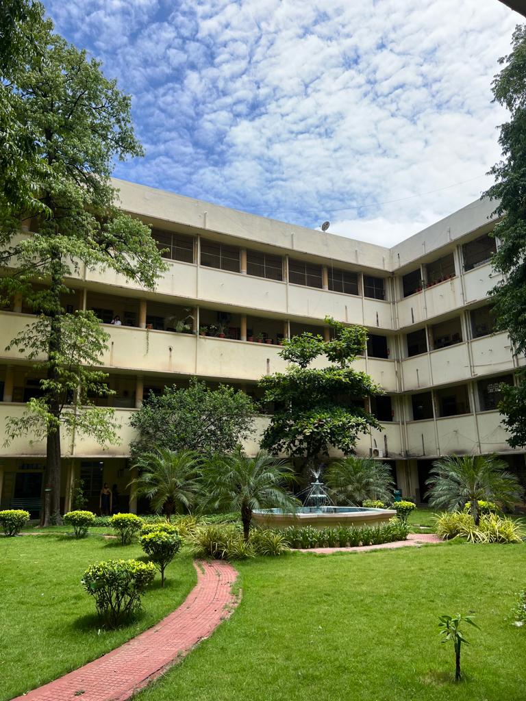 Osmania Medical College, Hyderabad

 campus view 9