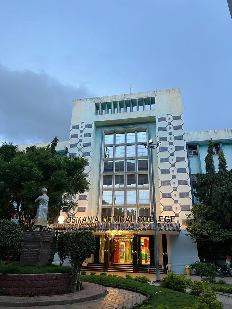 Osmania Medical College, Hyderabad

 campus view 11