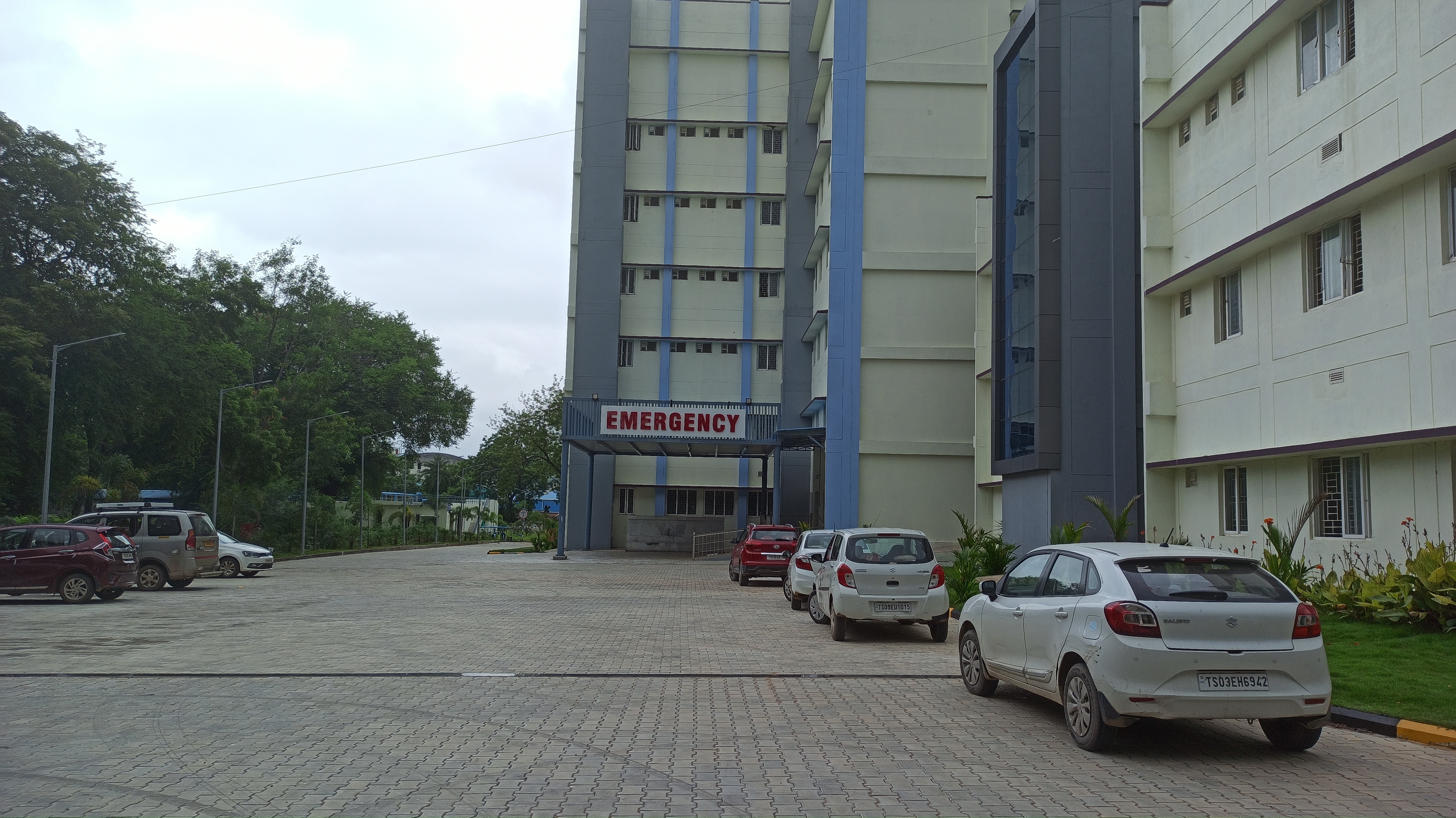 Kakatiya Medical College, Wrangal

 campus view 15