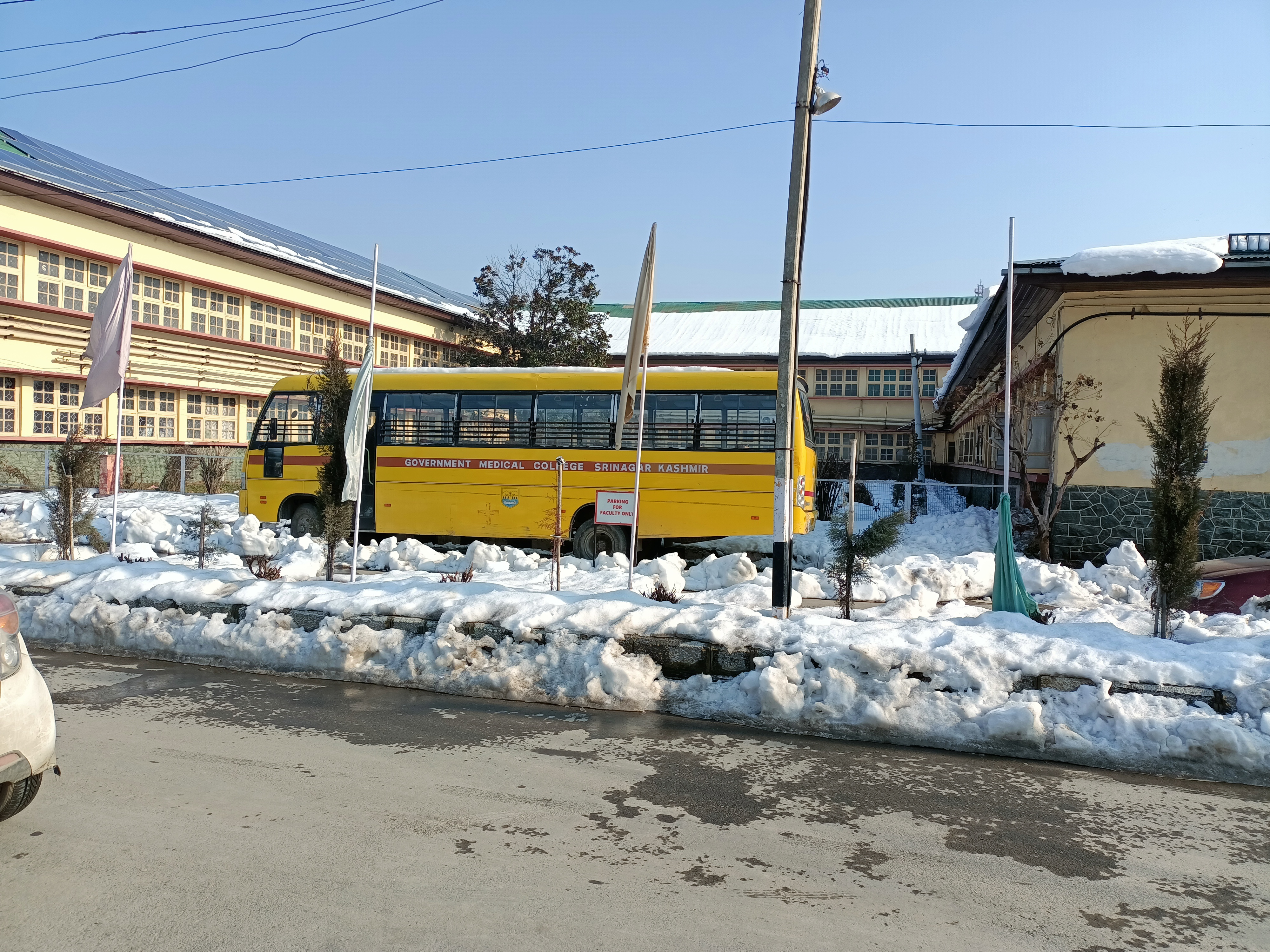 Government Medical College, Srinagar campus view 4