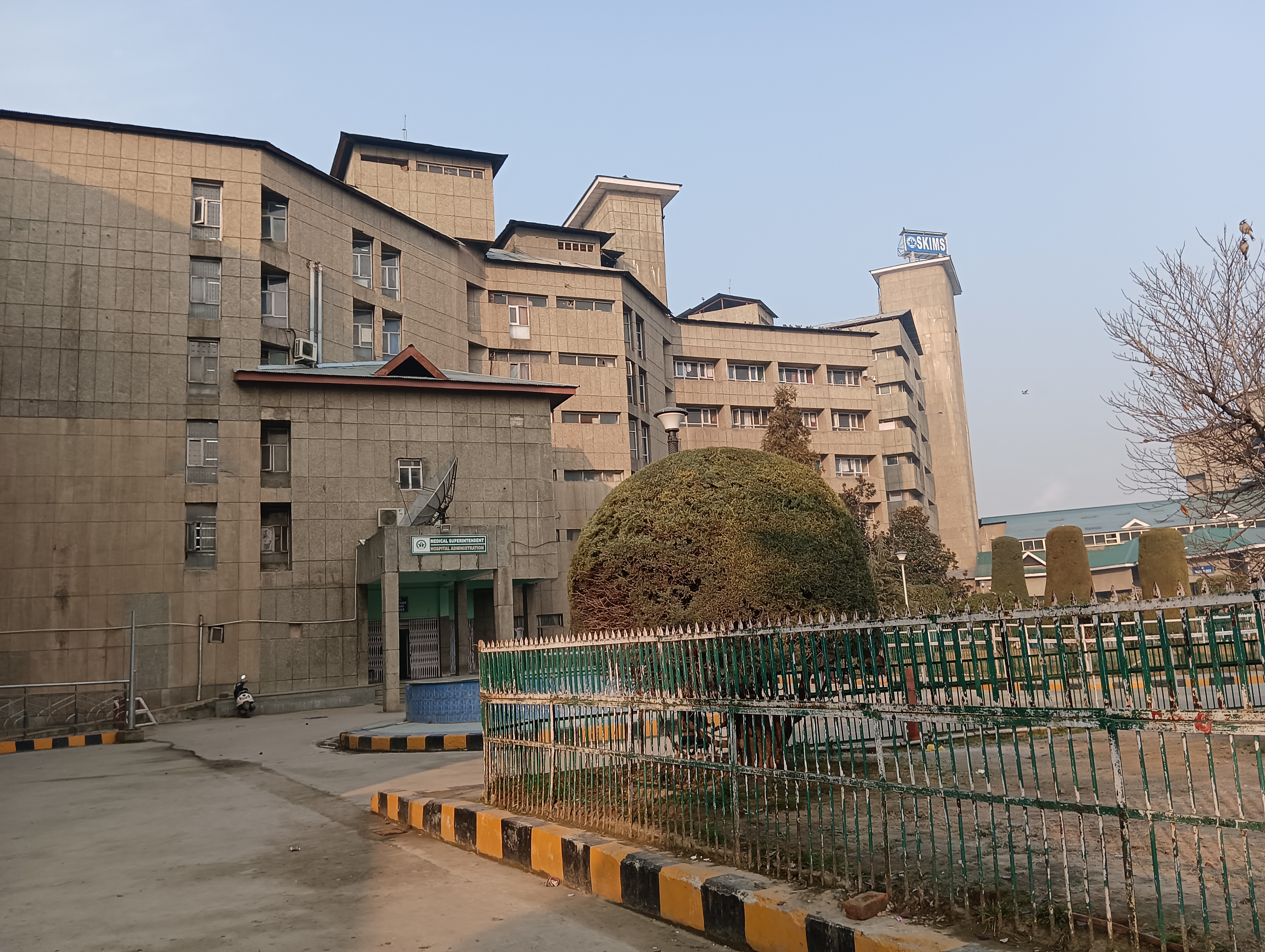 Sher-I-Kashmir Instt. Of Medical Sciences, Srinagar campus view 8