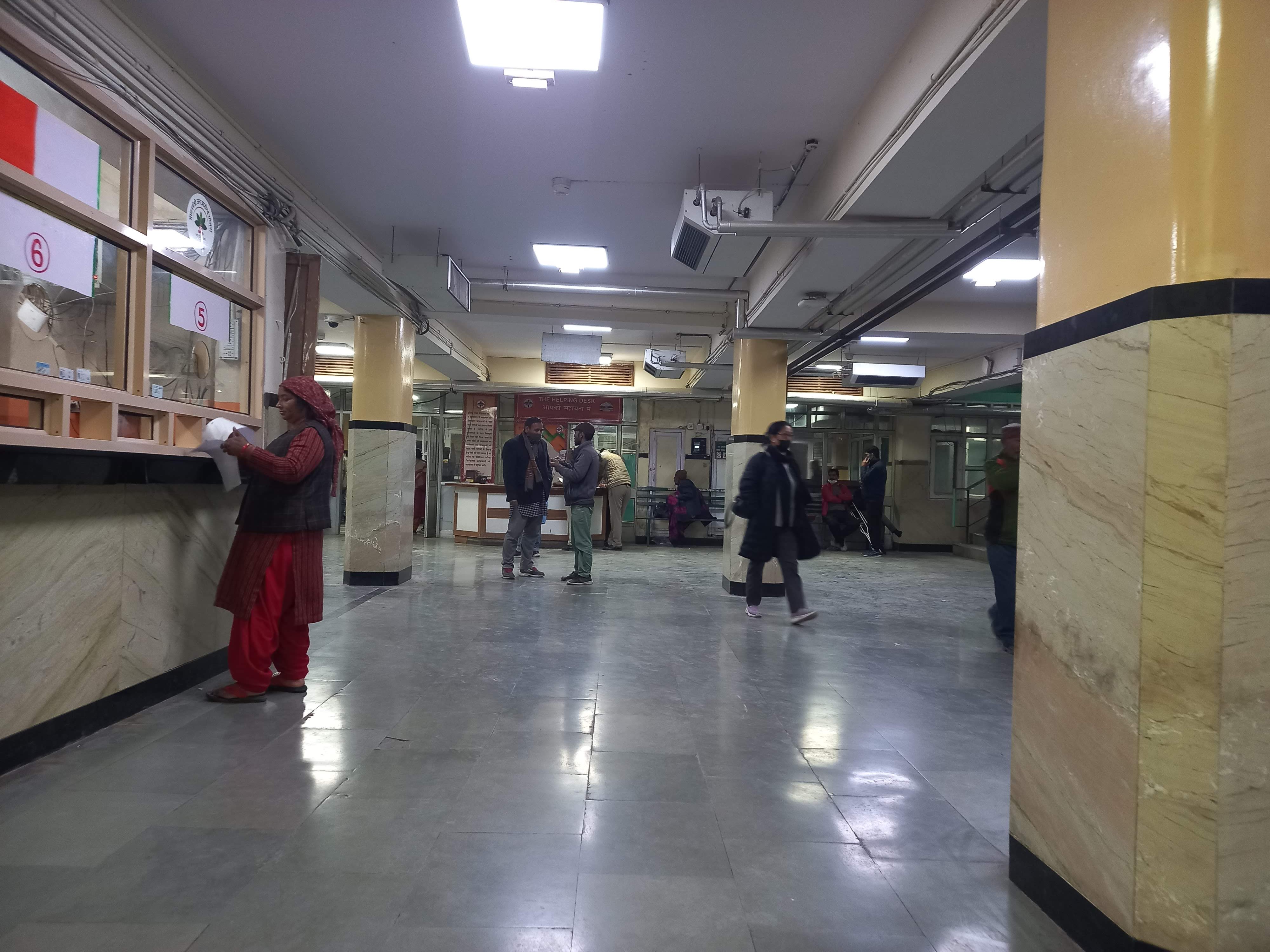 Indira Gandhi Medical College, Shimla campus view 3