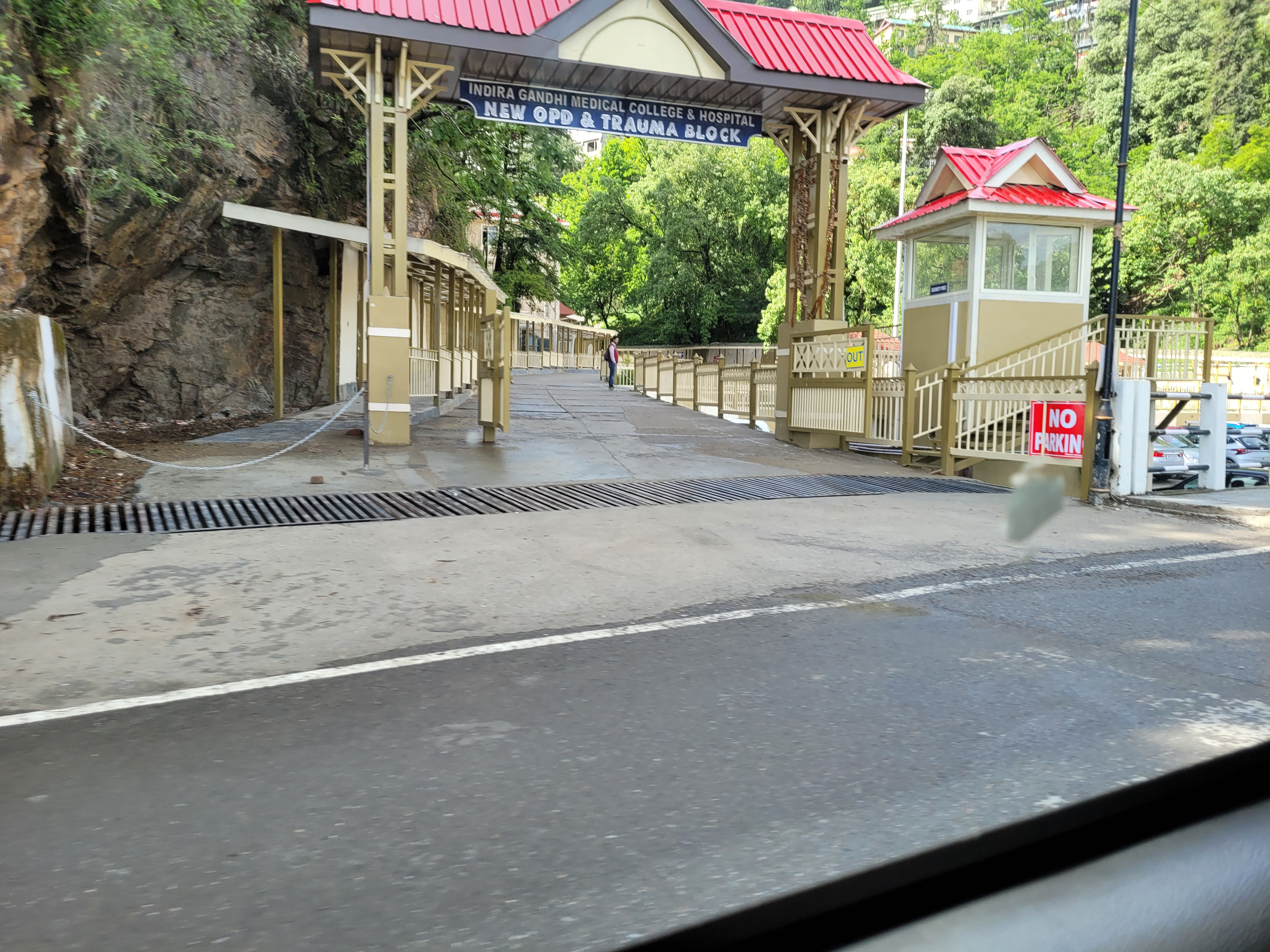Indira Gandhi Medical College, Shimla campus view 7