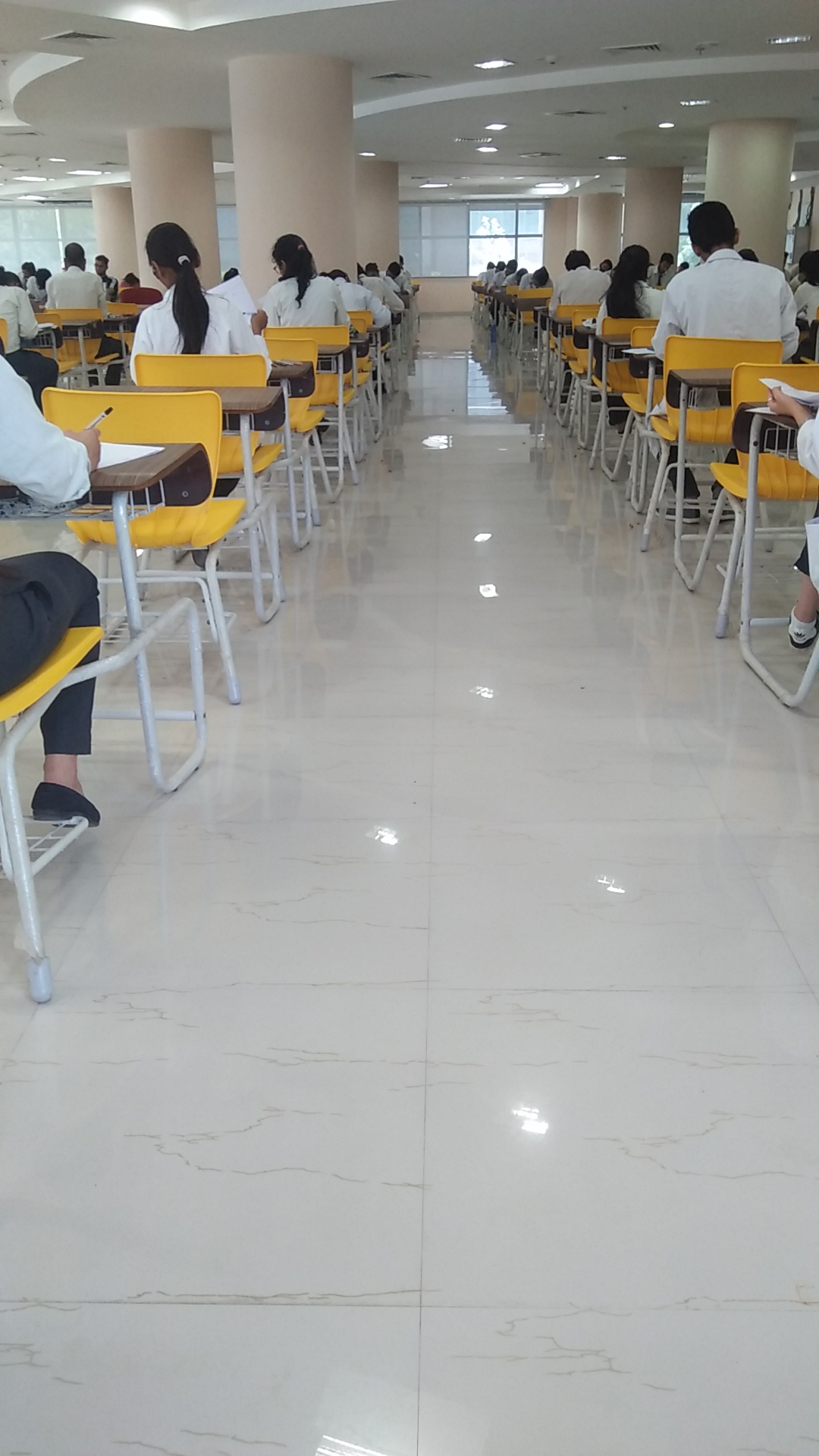 Shri Lal Bahadur Shastri Government Medical College, Mandi campus view 1