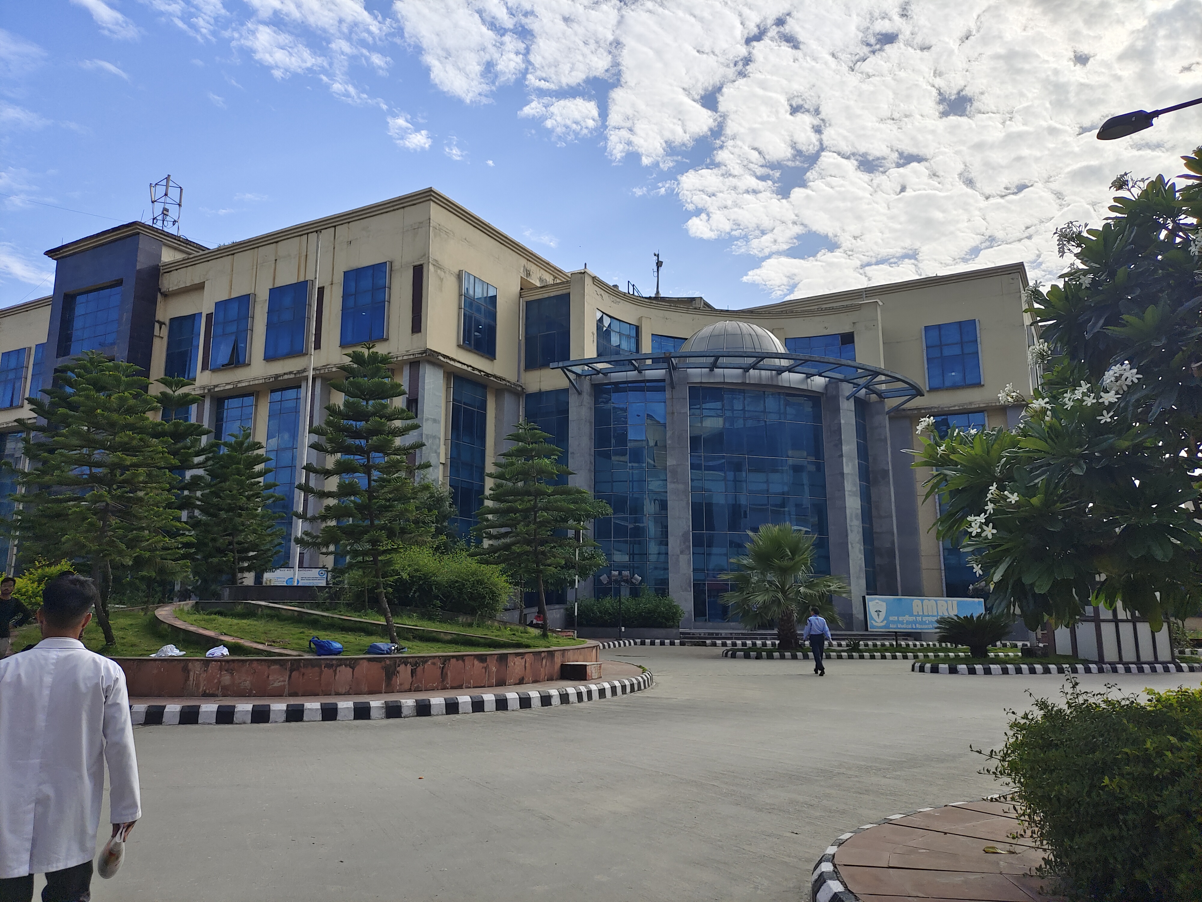 Shri Lal Bahadur Shastri Government Medical College, Mandi campus