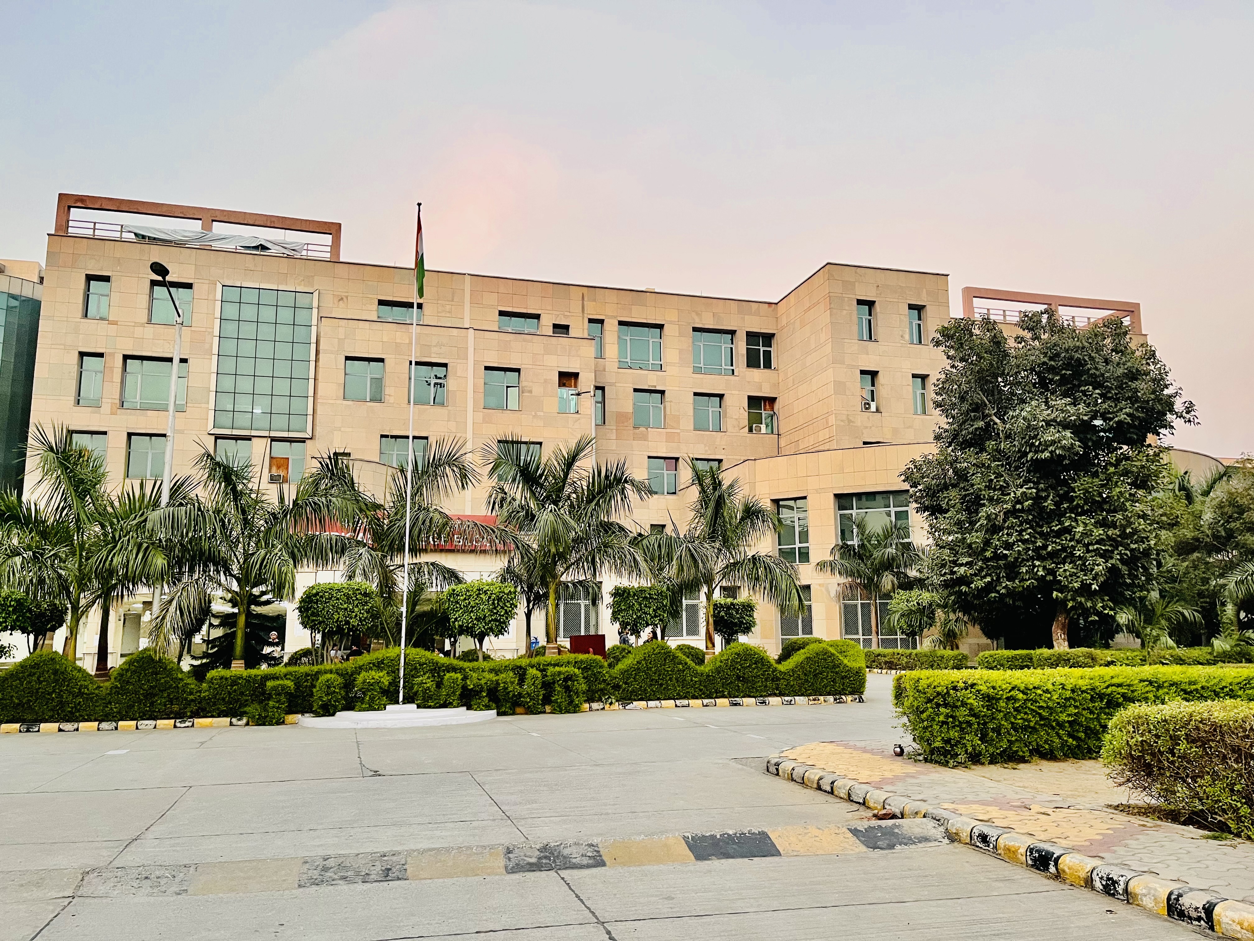 Kalpana Chawala Govt. Medical College, Karnal campus view 6