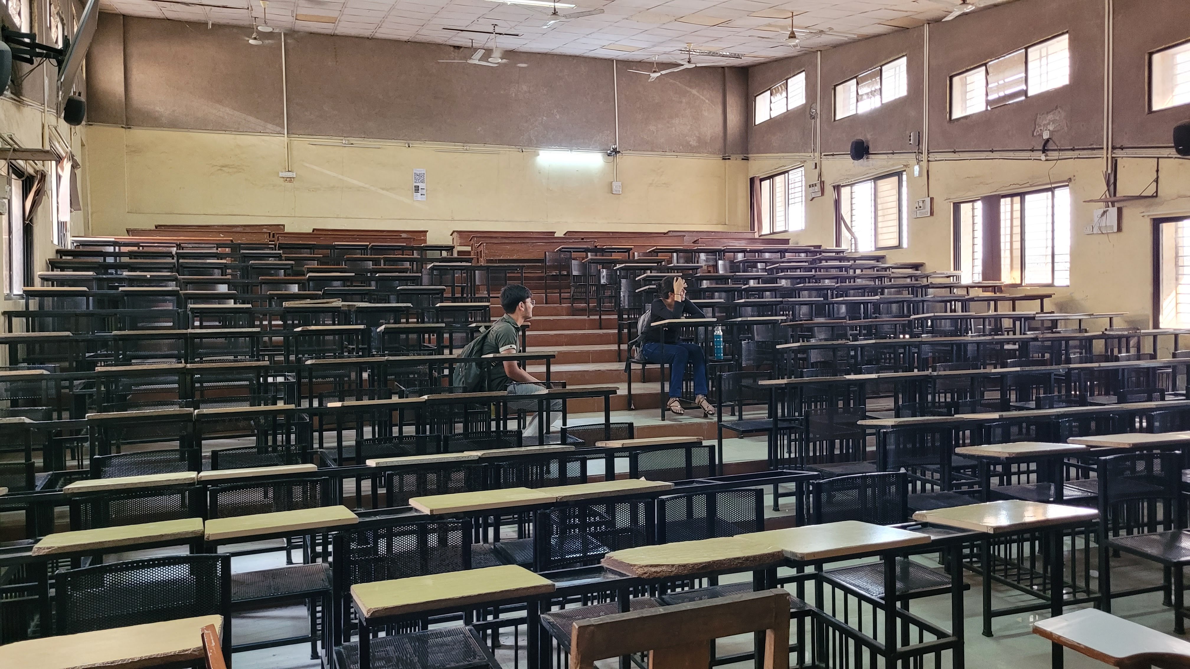 Government Medical College, Surat campus view 3