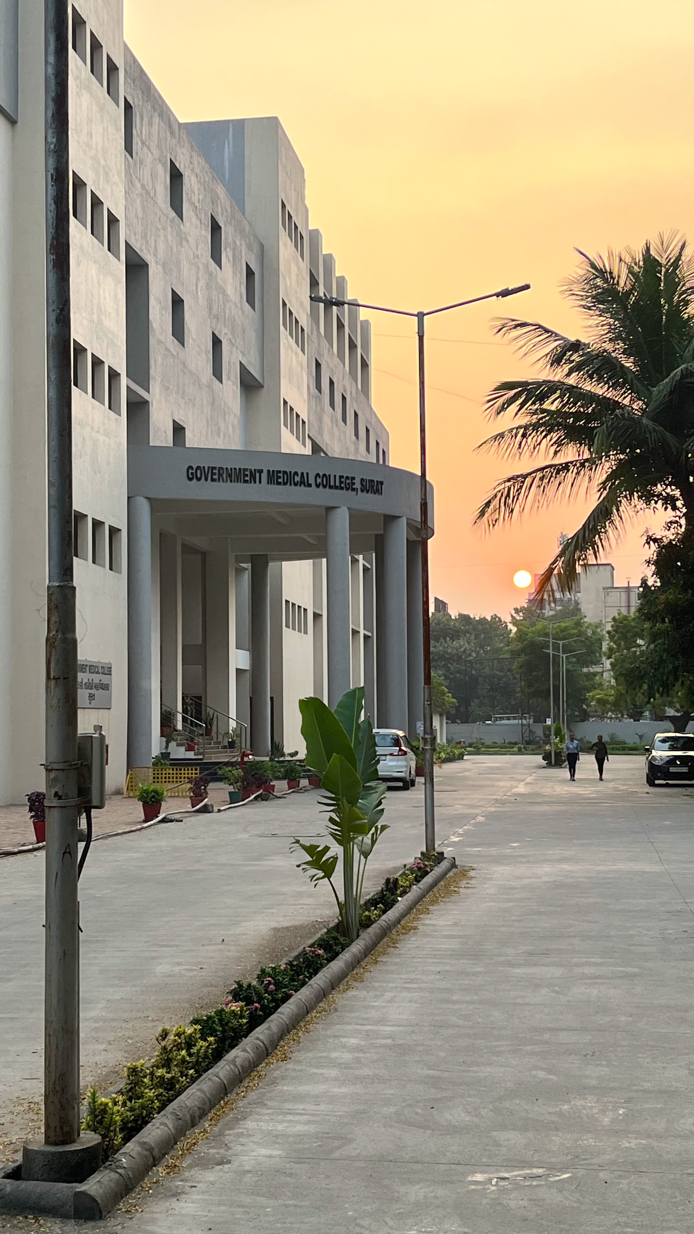 Government Medical College, Surat campus view 5