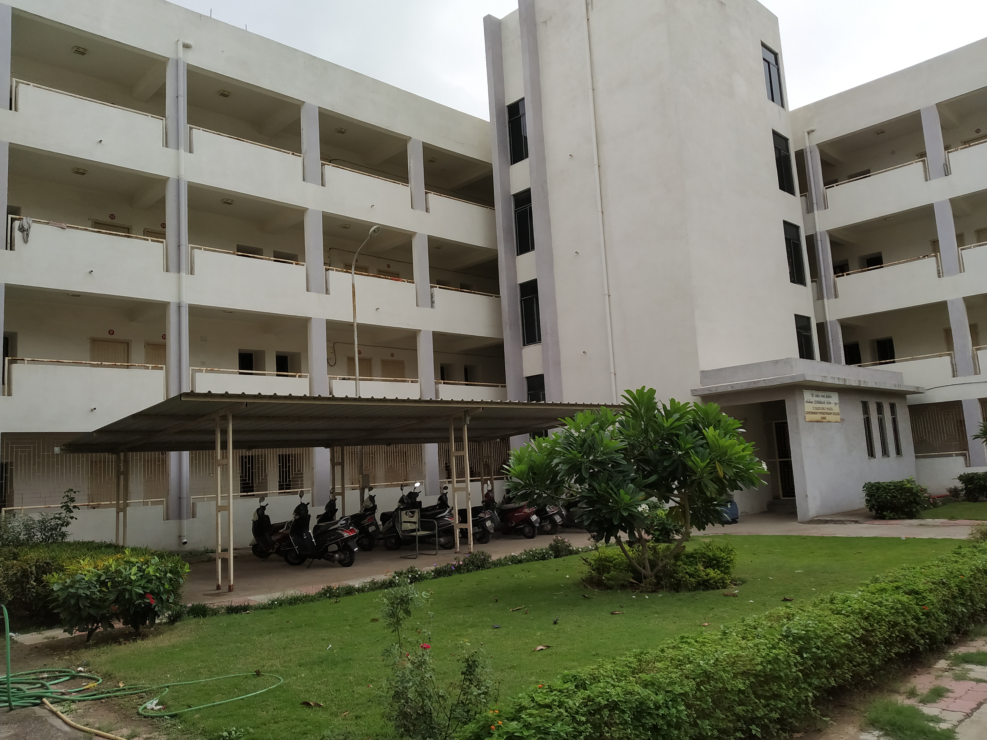 Government Medical College, Surat campus view 7