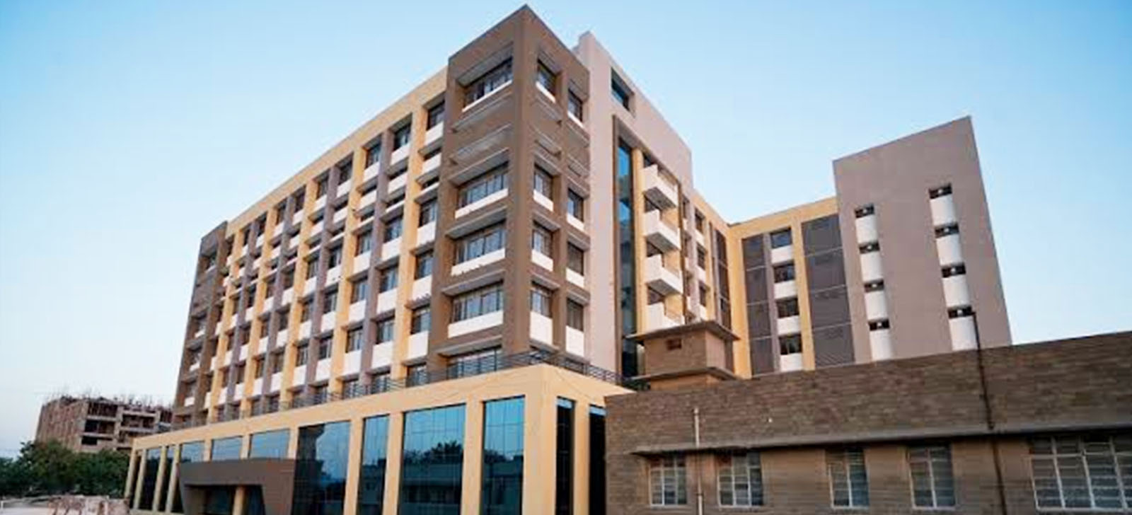 MP Shah Medical College,Jamnagar campus view 1
