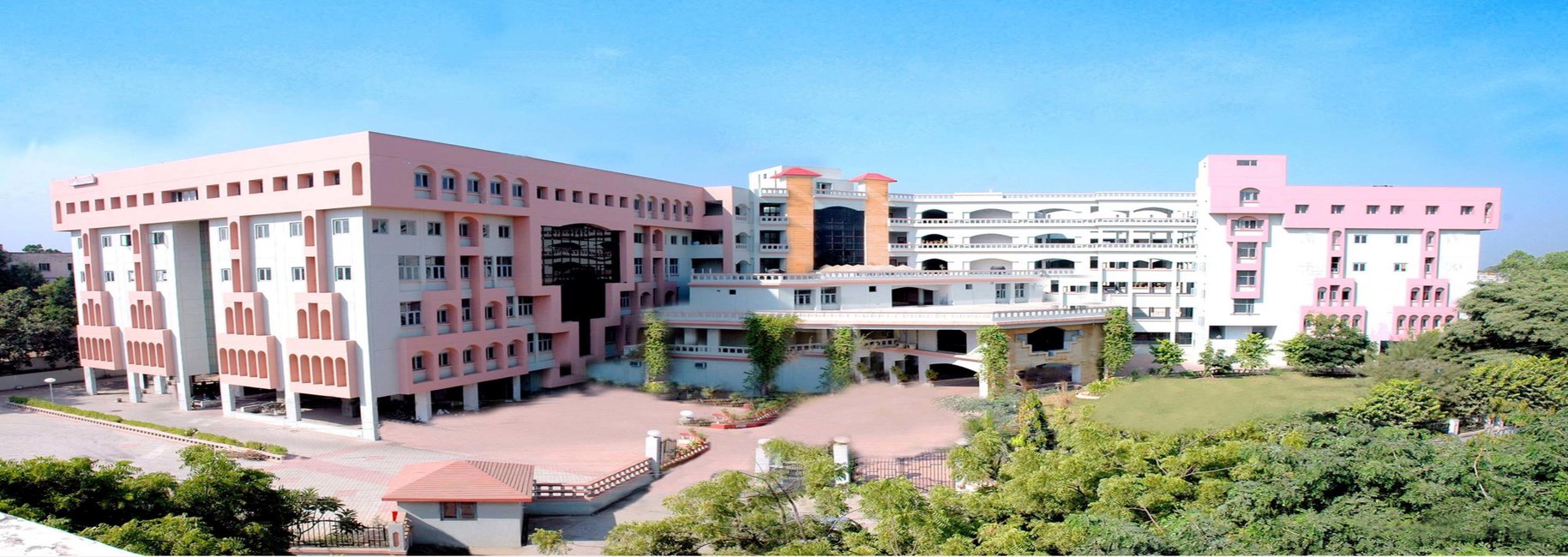 Government Medical College, Bhavnagar campus view 5