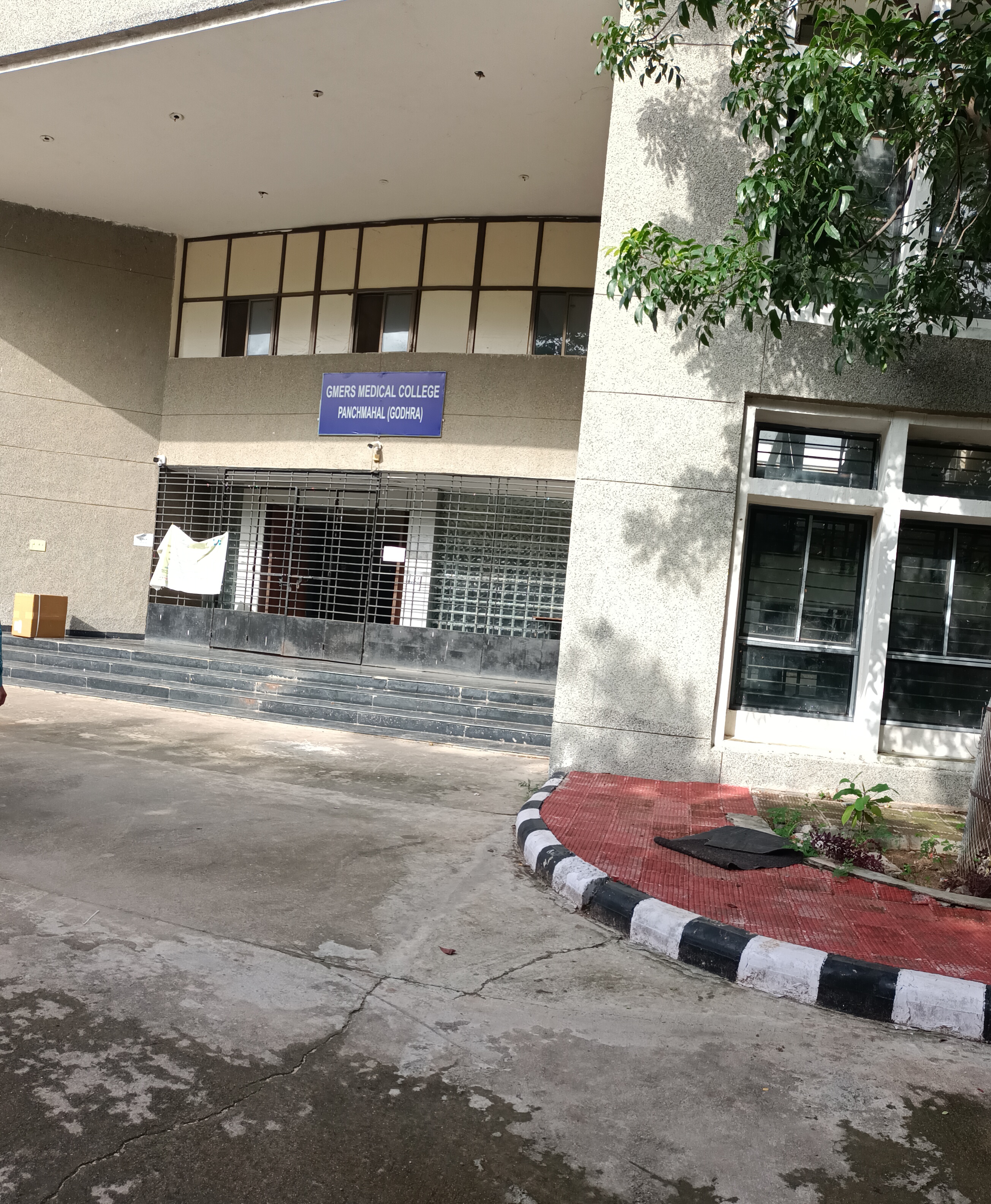 Government Medical College, Panchmahal campus view 4