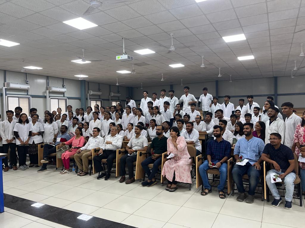 GMERS Medical College, Navsari campus view 1