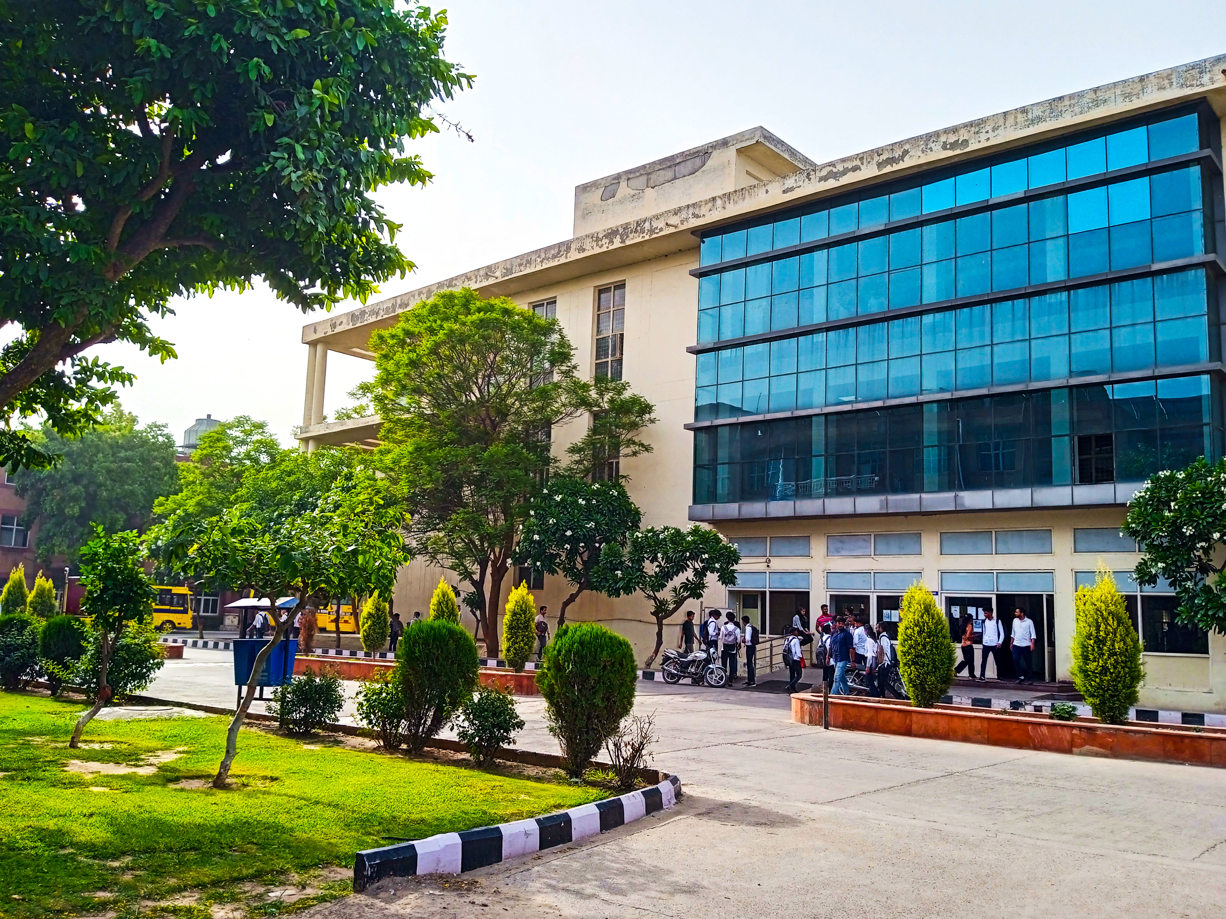 Maharishi Markandeshwar Institute Of Medical Sciences & Research, Mullana, Ambala campus view 12