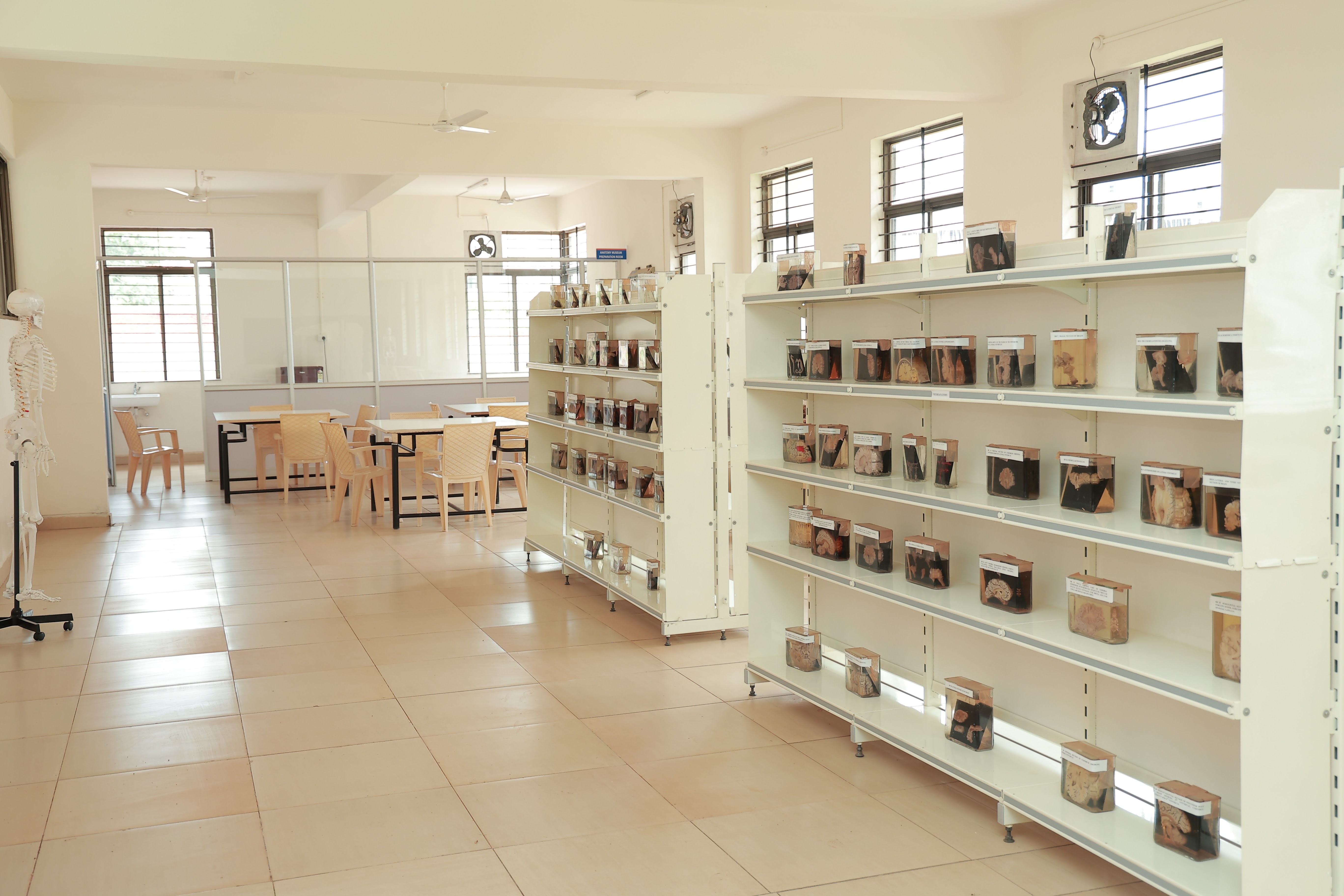 Jagadguru Gangadhar Mahaswamigalu Moorusavirmath Medical College, Hubli campus view 7