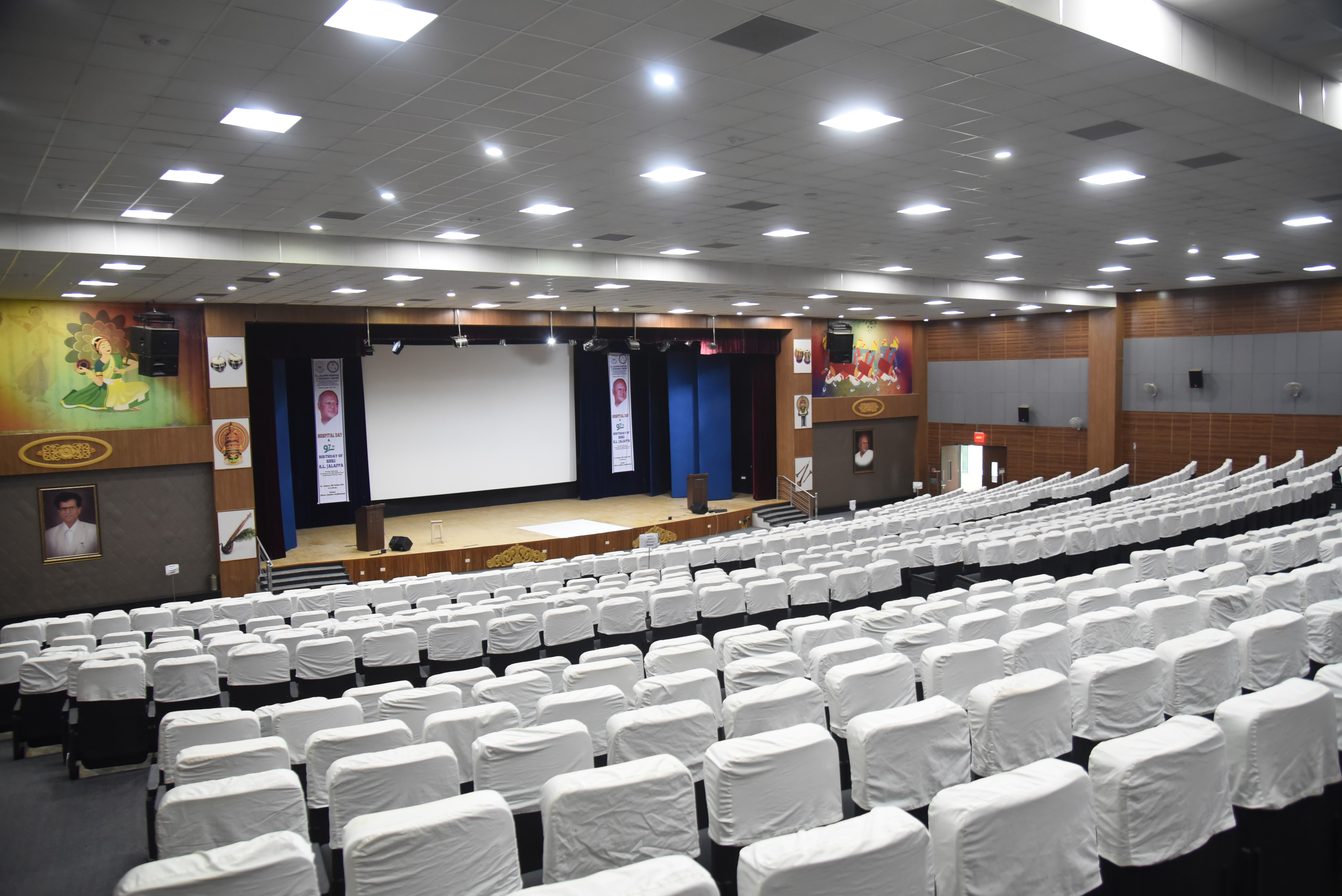 Sri Devaraj URS Medical College, Kolar campus view 2