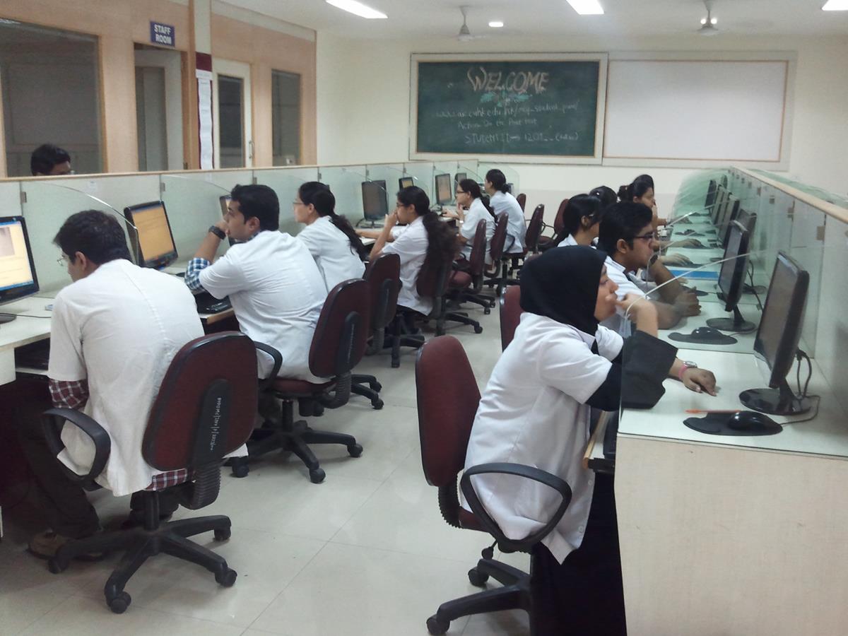 Bharati Vidyapeeth University Medical College, Pune campus view 1